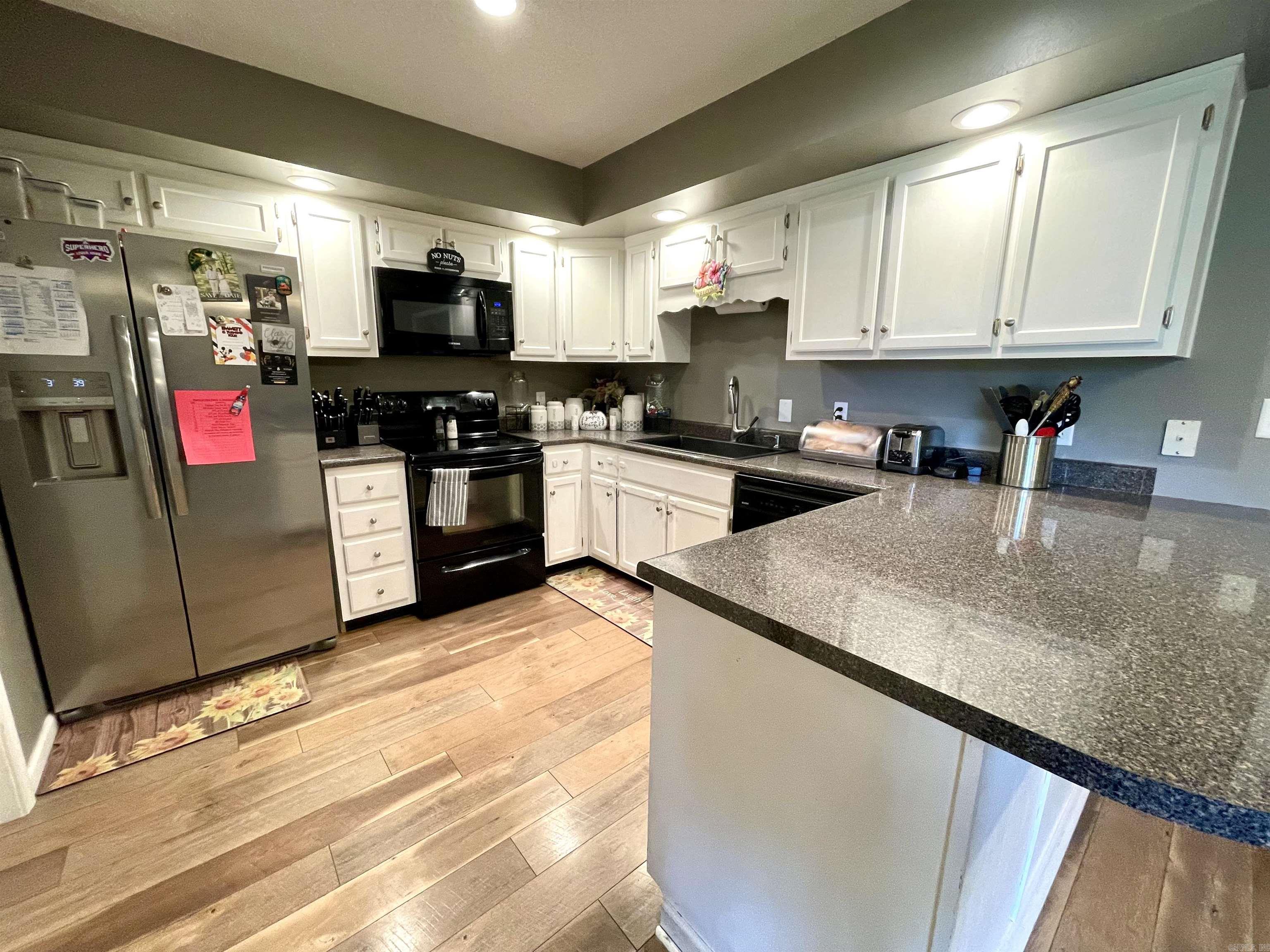 WINDSOR LANDING - Residential