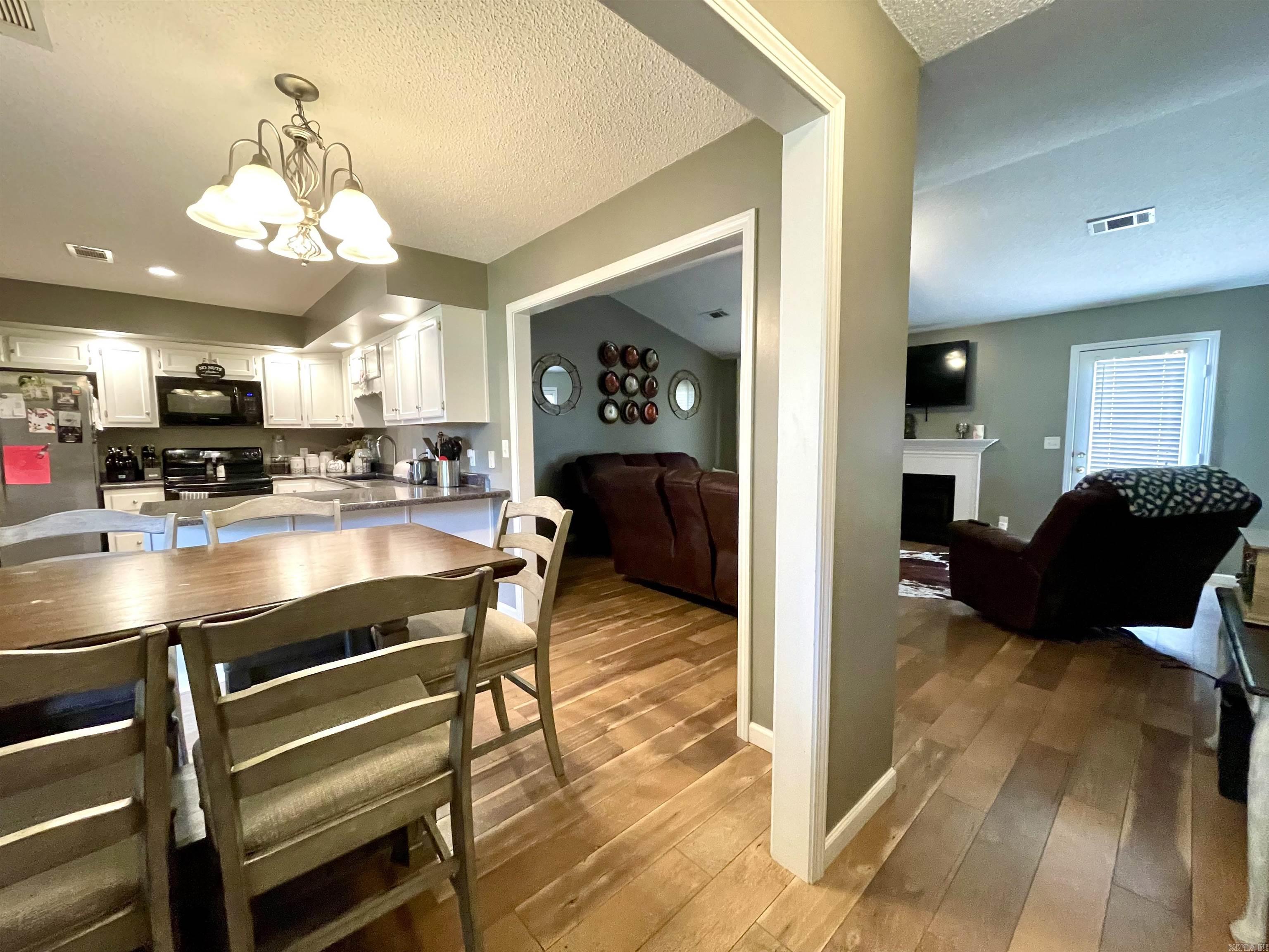 WINDSOR LANDING - Residential