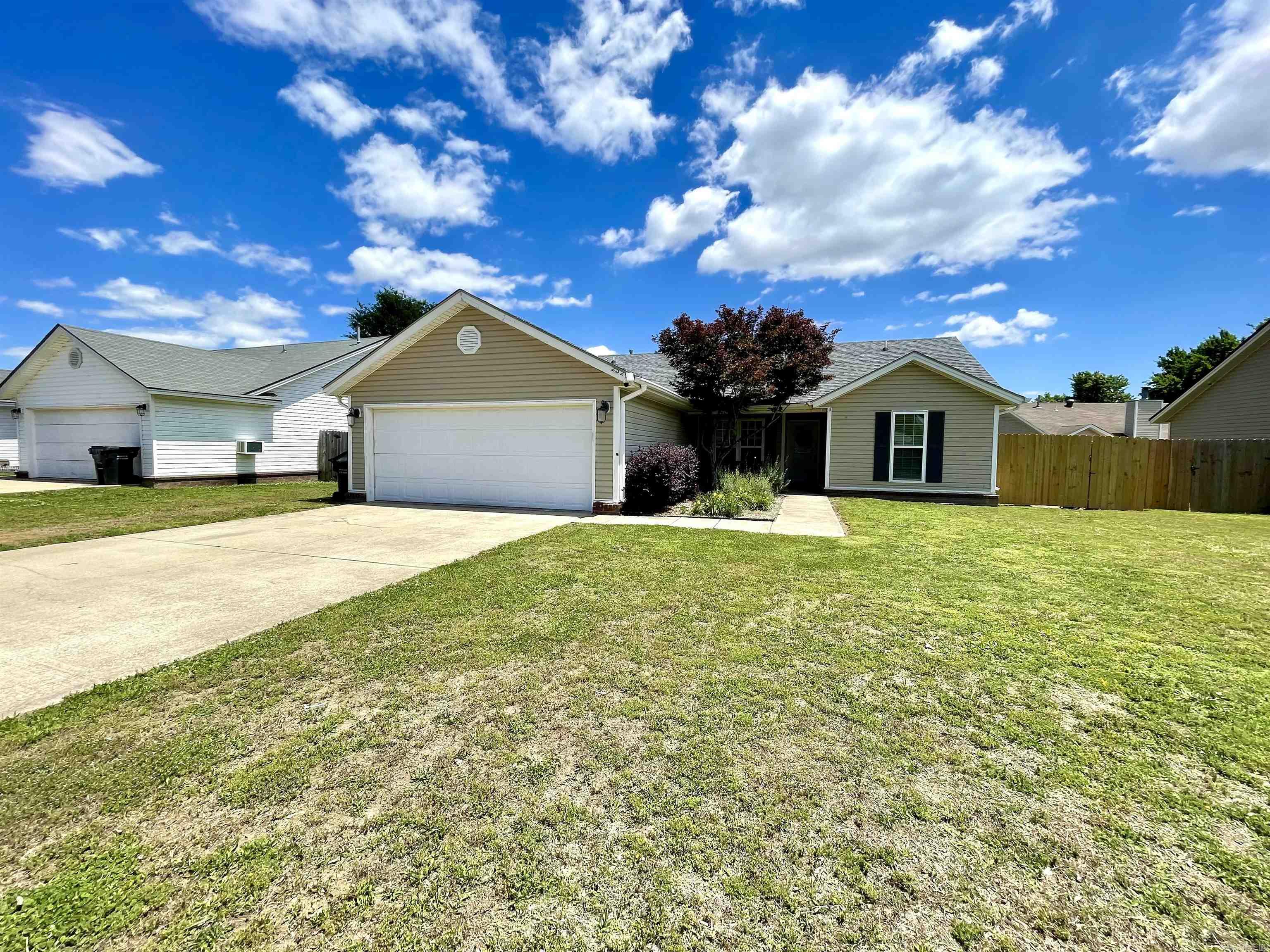 WINDSOR LANDING - Residential