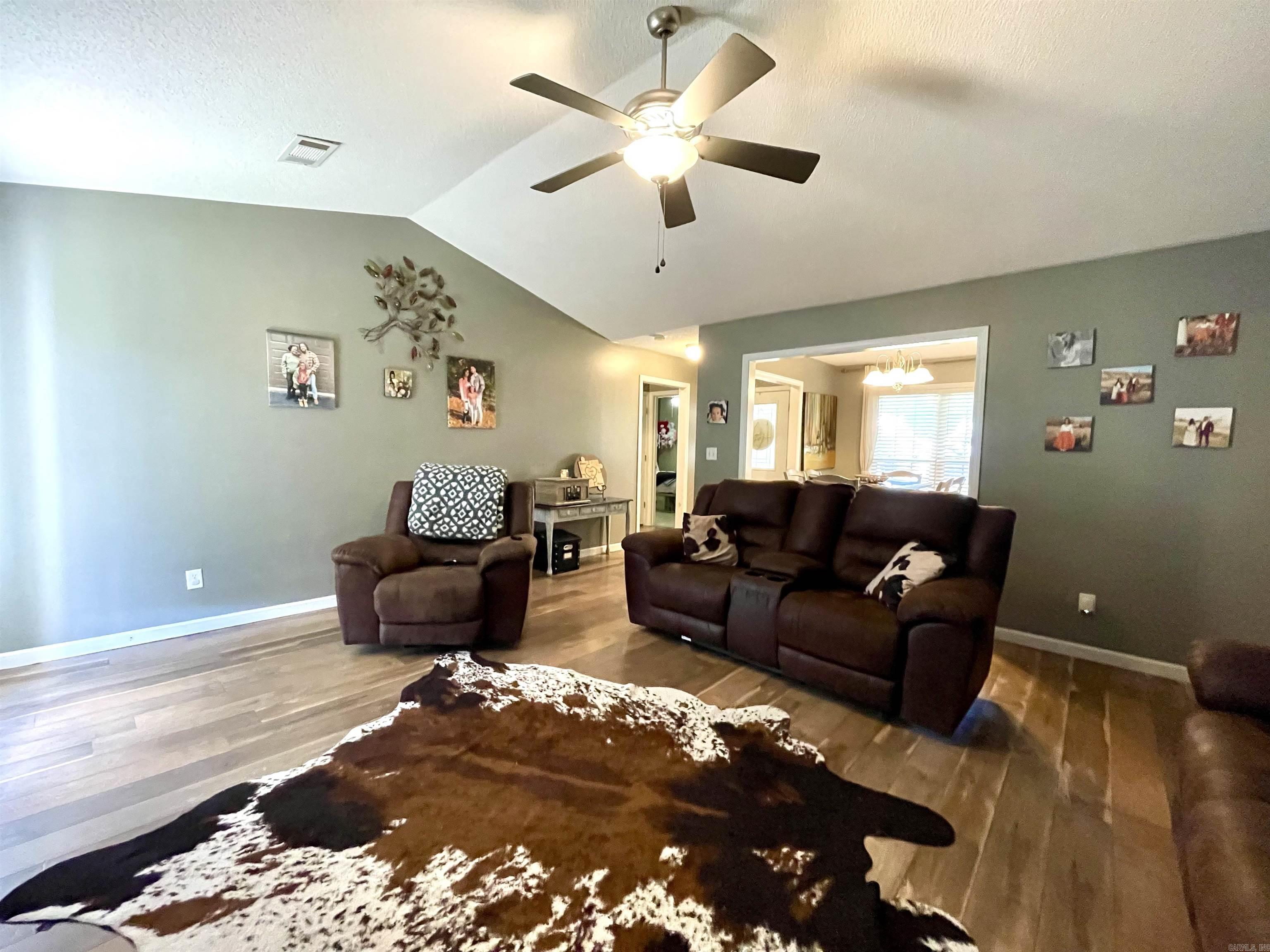 WINDSOR LANDING - Residential