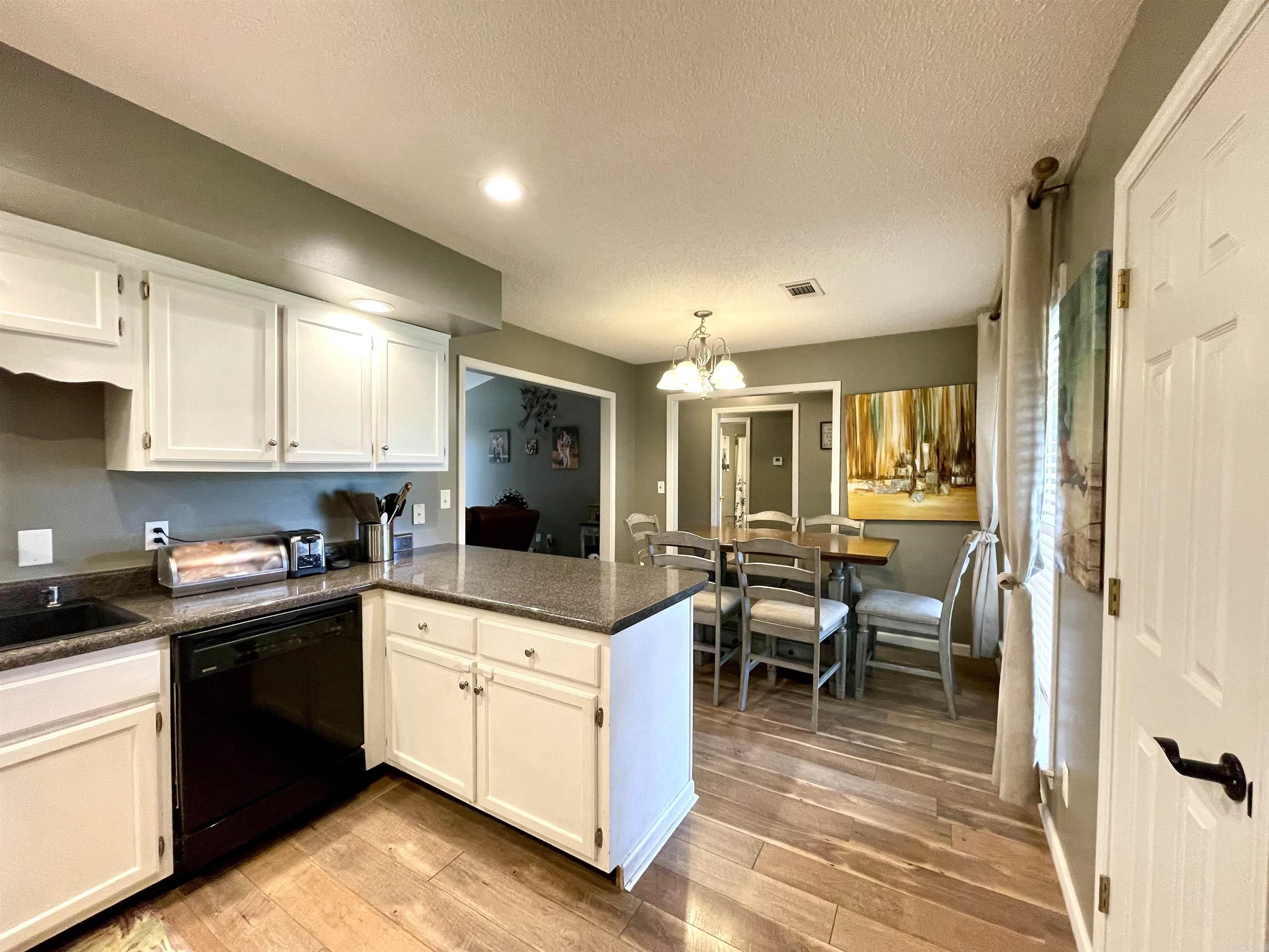 WINDSOR LANDING - Residential