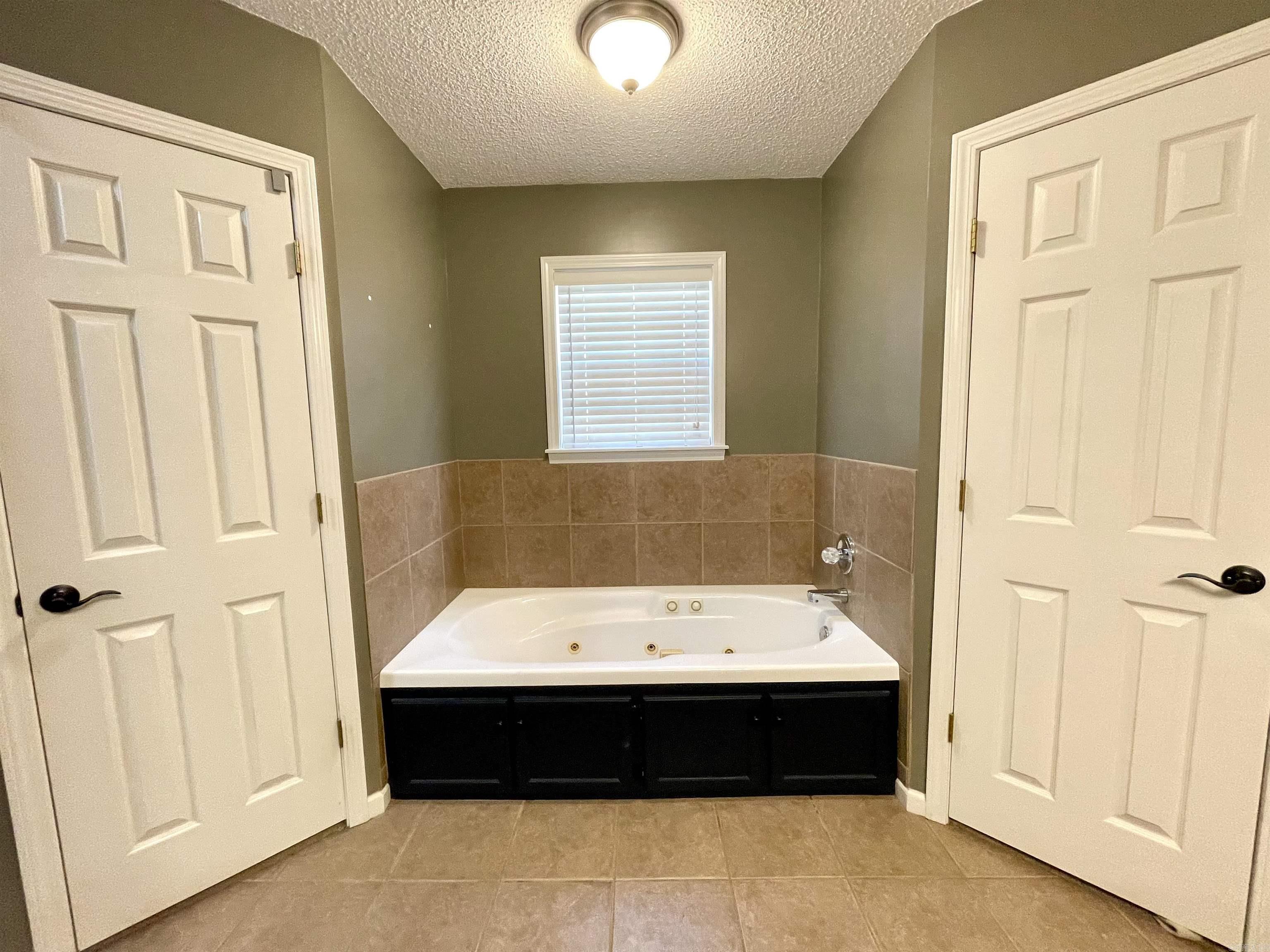 WINDSOR LANDING - Residential
