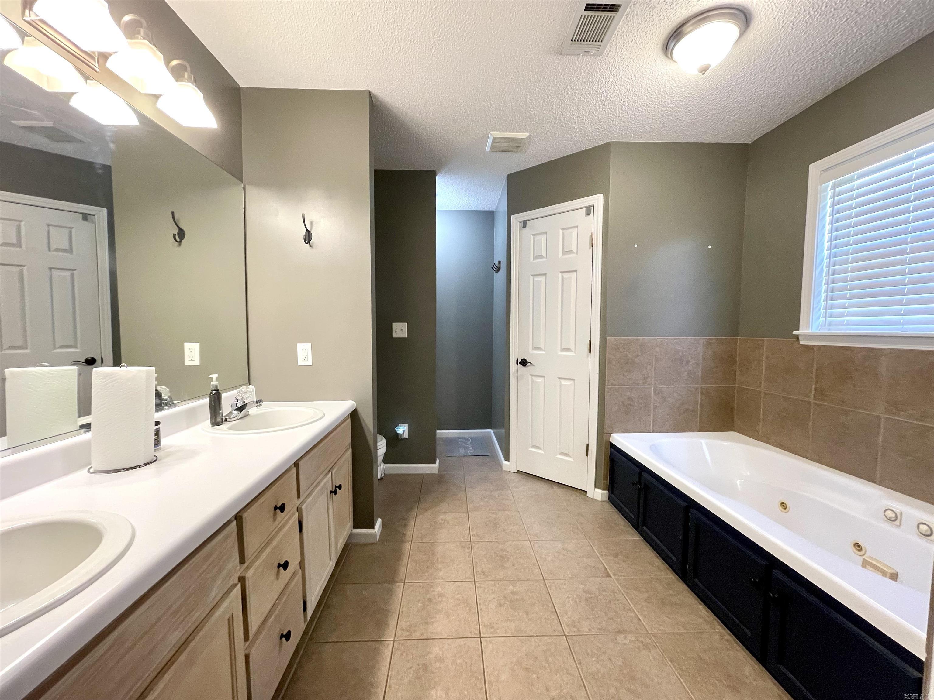 WINDSOR LANDING - Residential