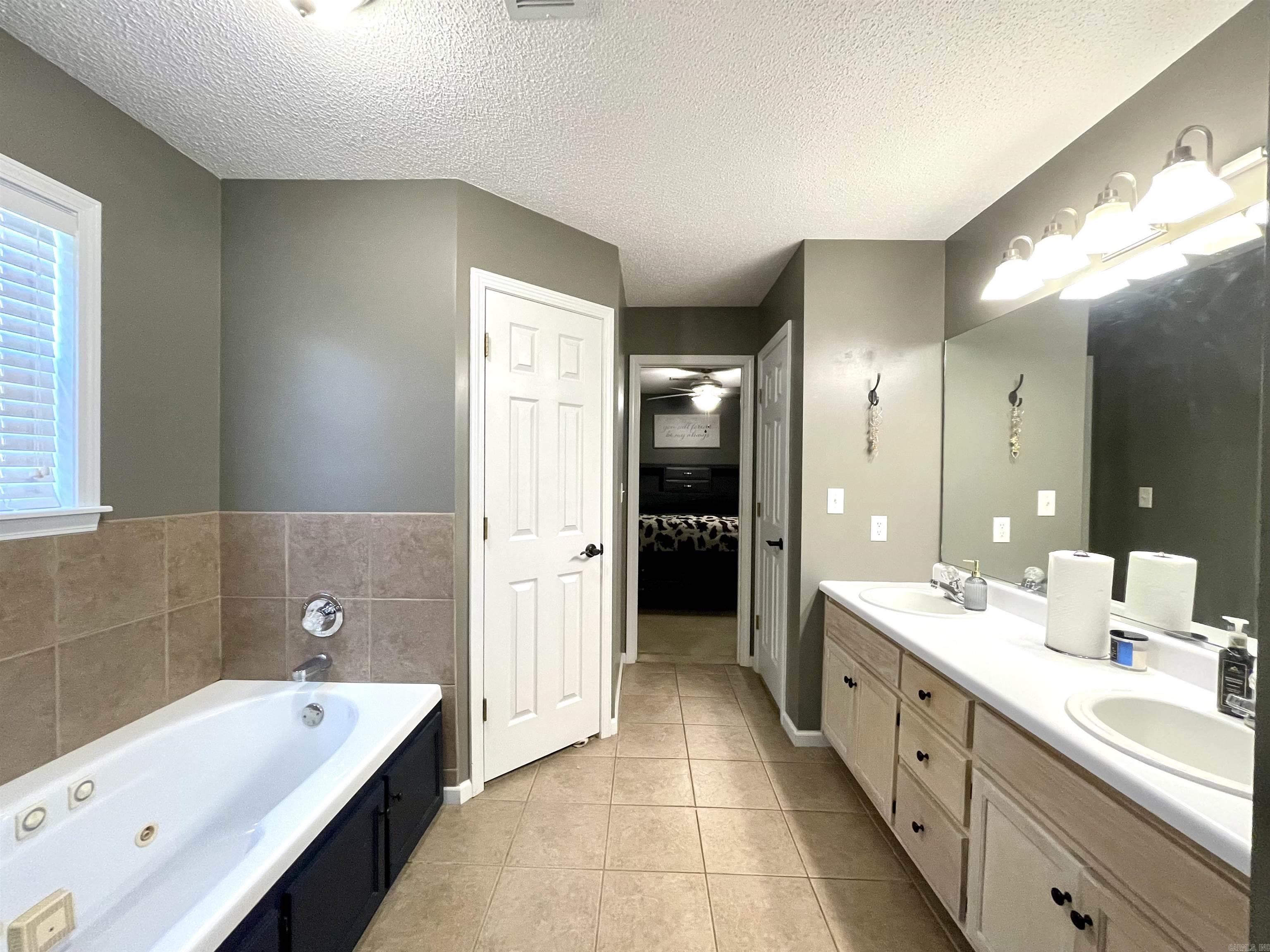WINDSOR LANDING - Residential