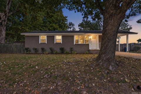 Photo of 39 Plantation Dr DR, Little Rock, AR 72206 (MLS # 26042248)