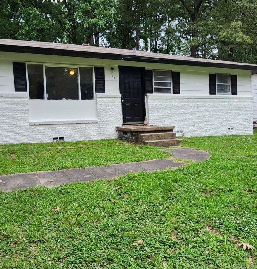 Beautiful Hardwoods with shaded back yard Elem just down the street