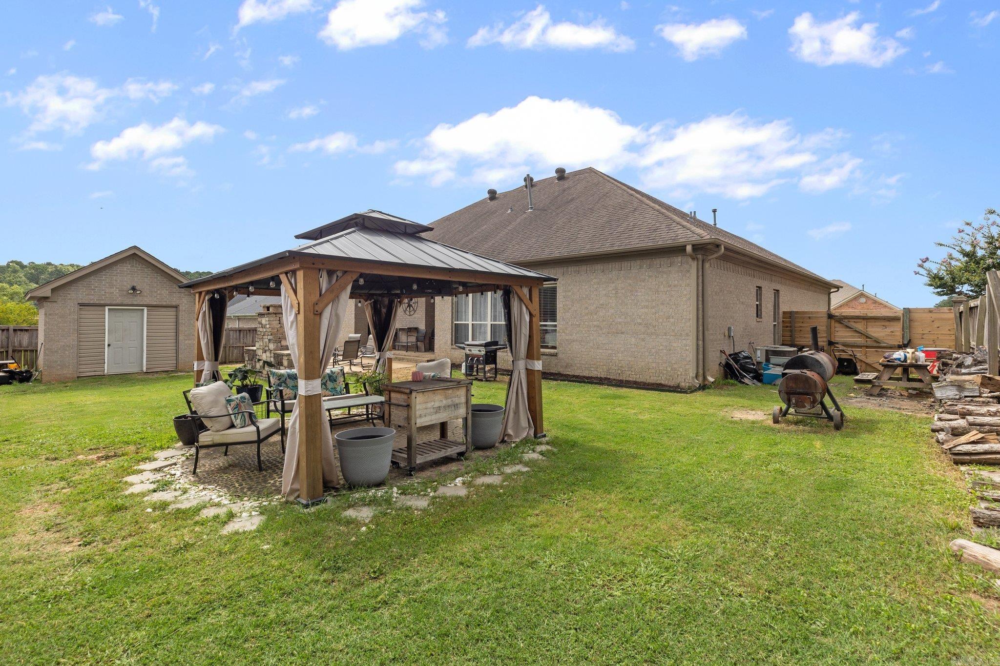 HURRICANE MEADOWS - Residential