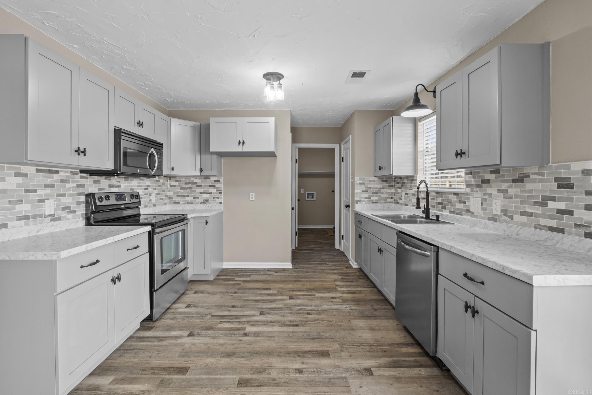 PEACOCK - Residential