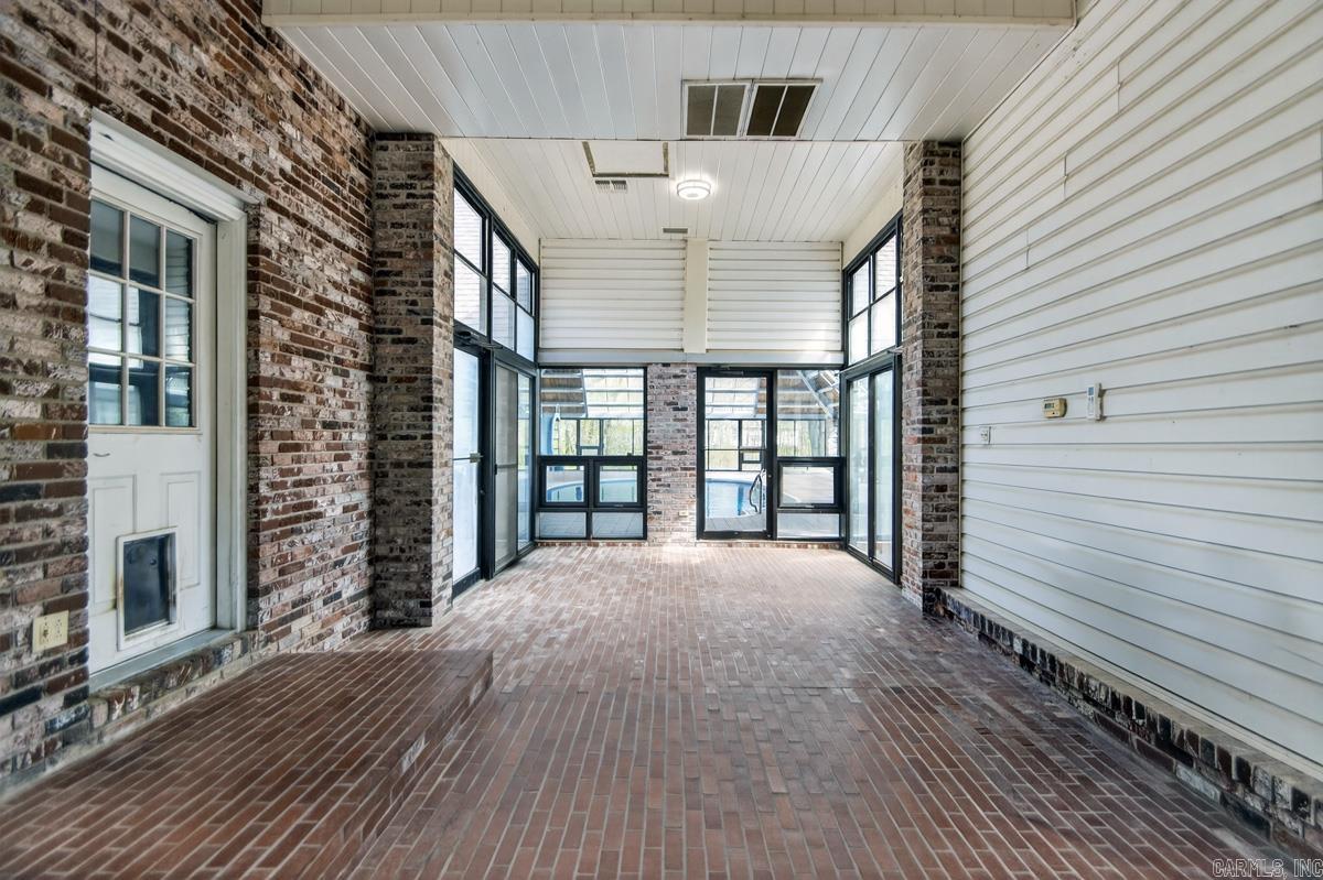 Maple Creek Orchard Lake - Residential