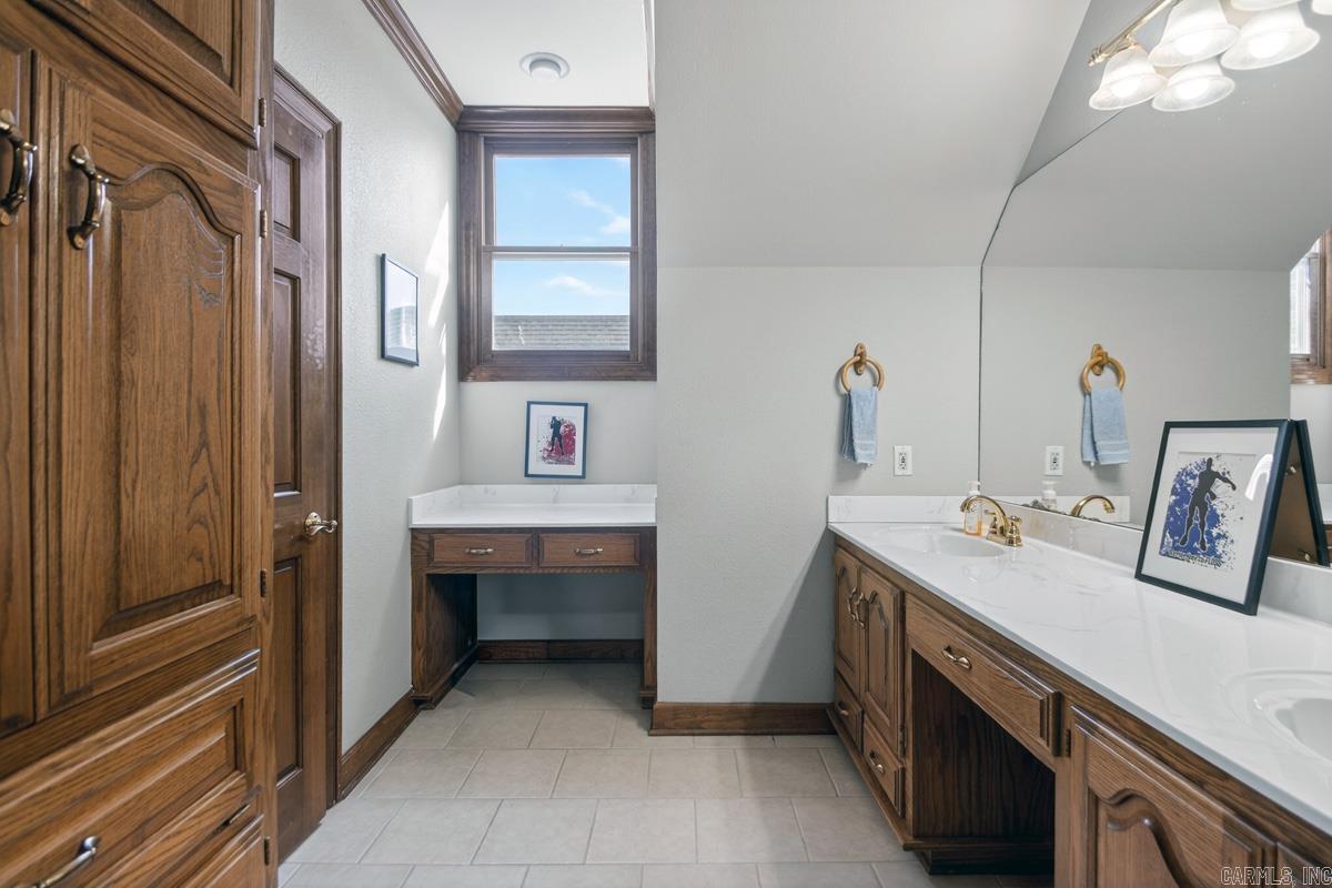 Maple Creek Orchard Lake - Residential