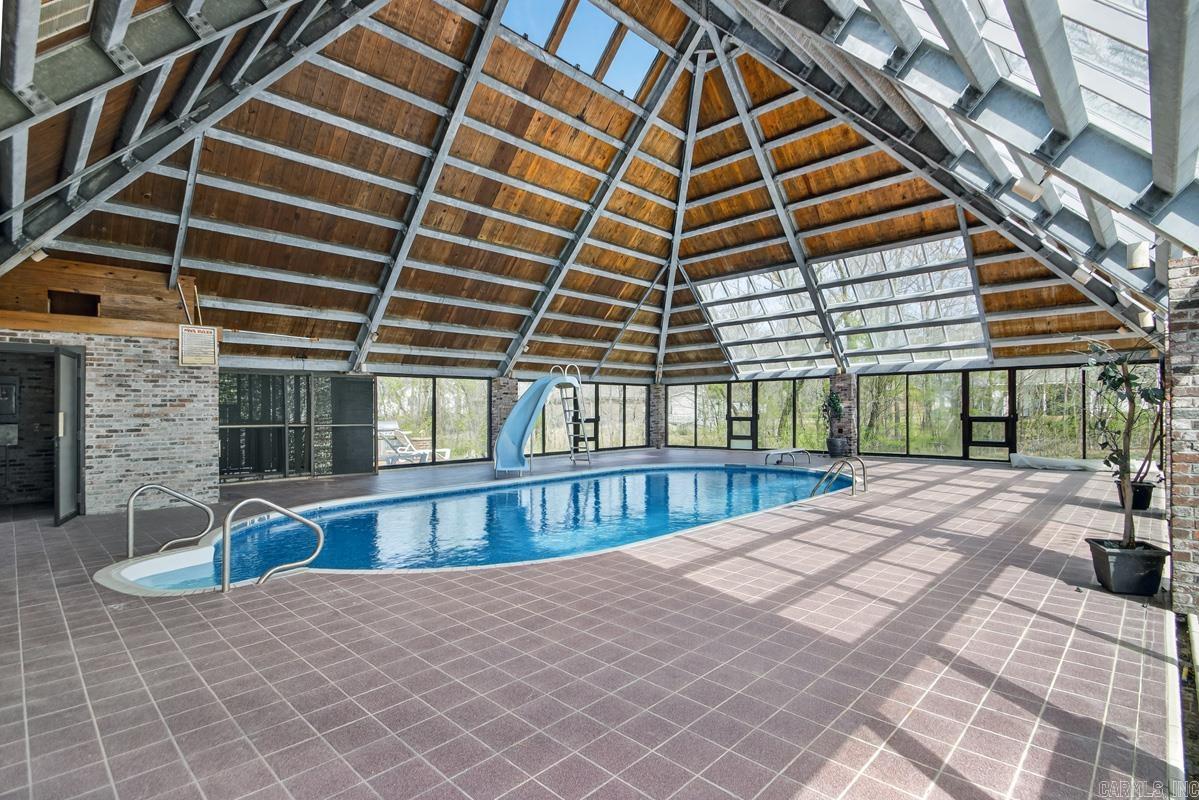 Maple Creek Orchard Lake - Residential