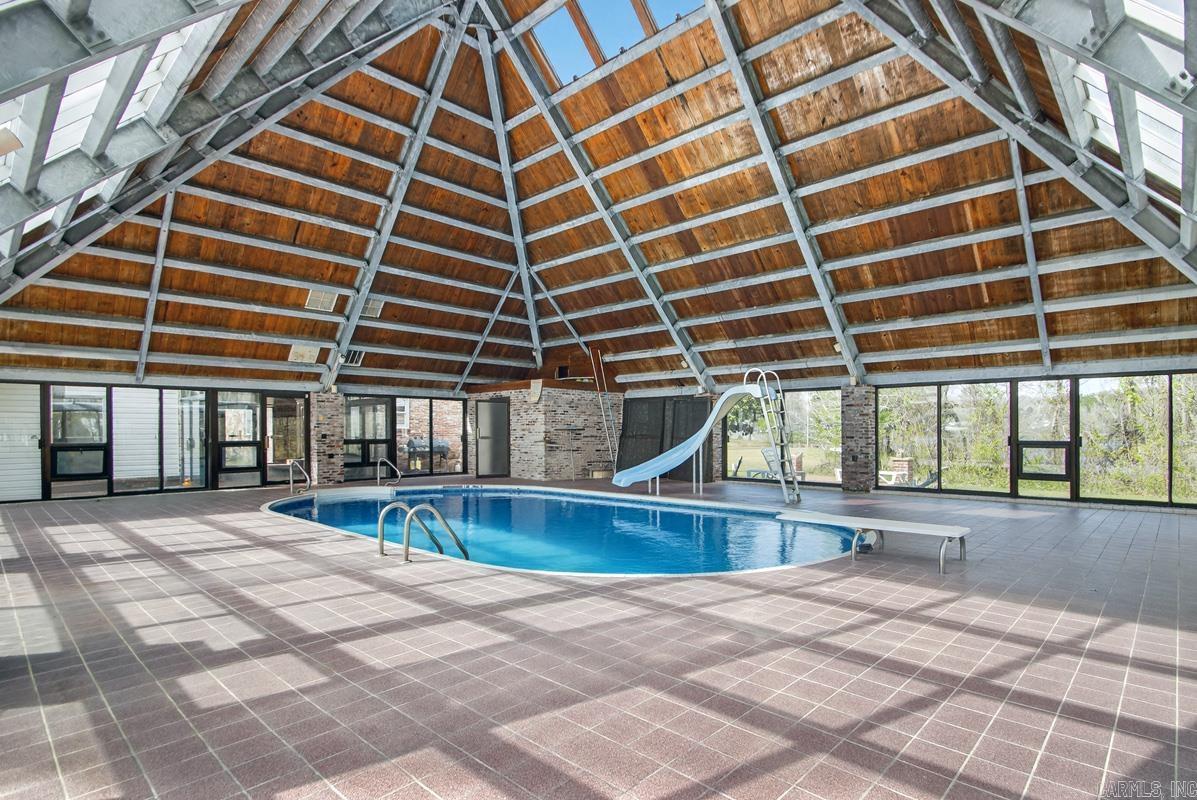 Maple Creek Orchard Lake - Residential