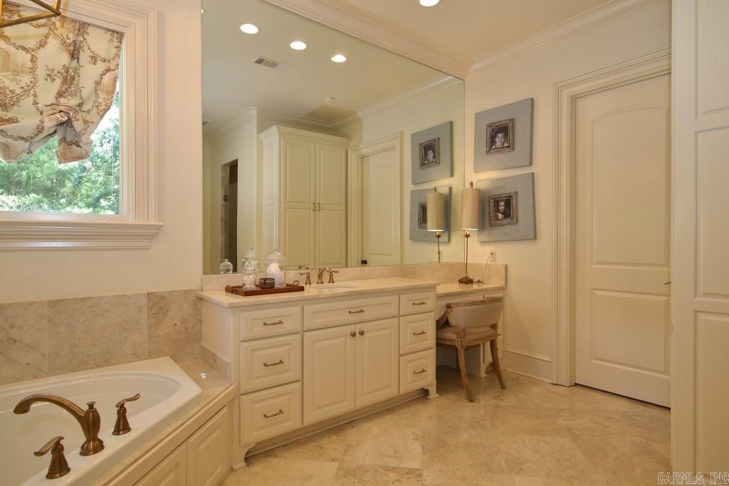 CHENAL VALLEY DEAUVILLE PLACE - Residential