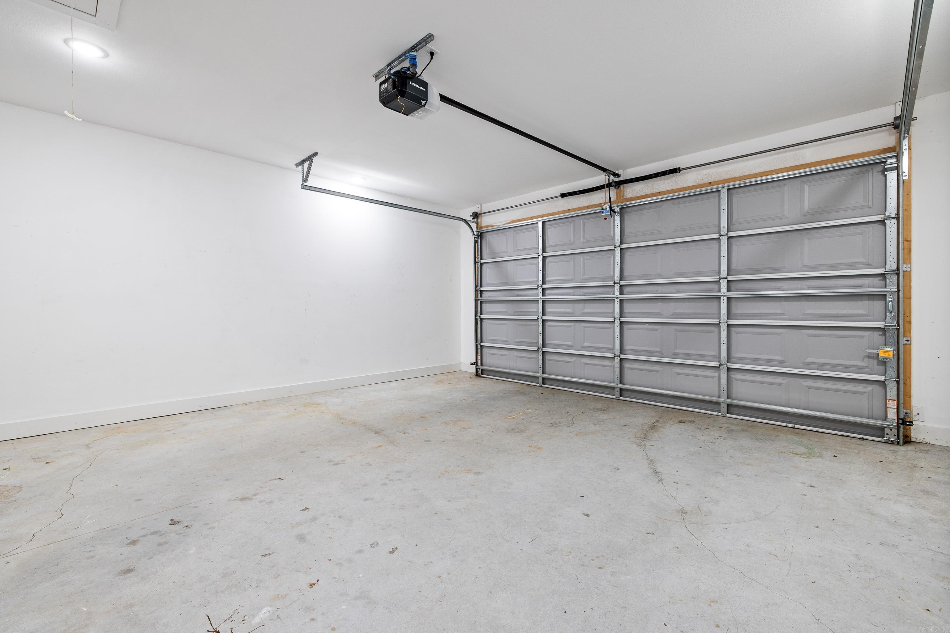 MACK THOMAS - Residential