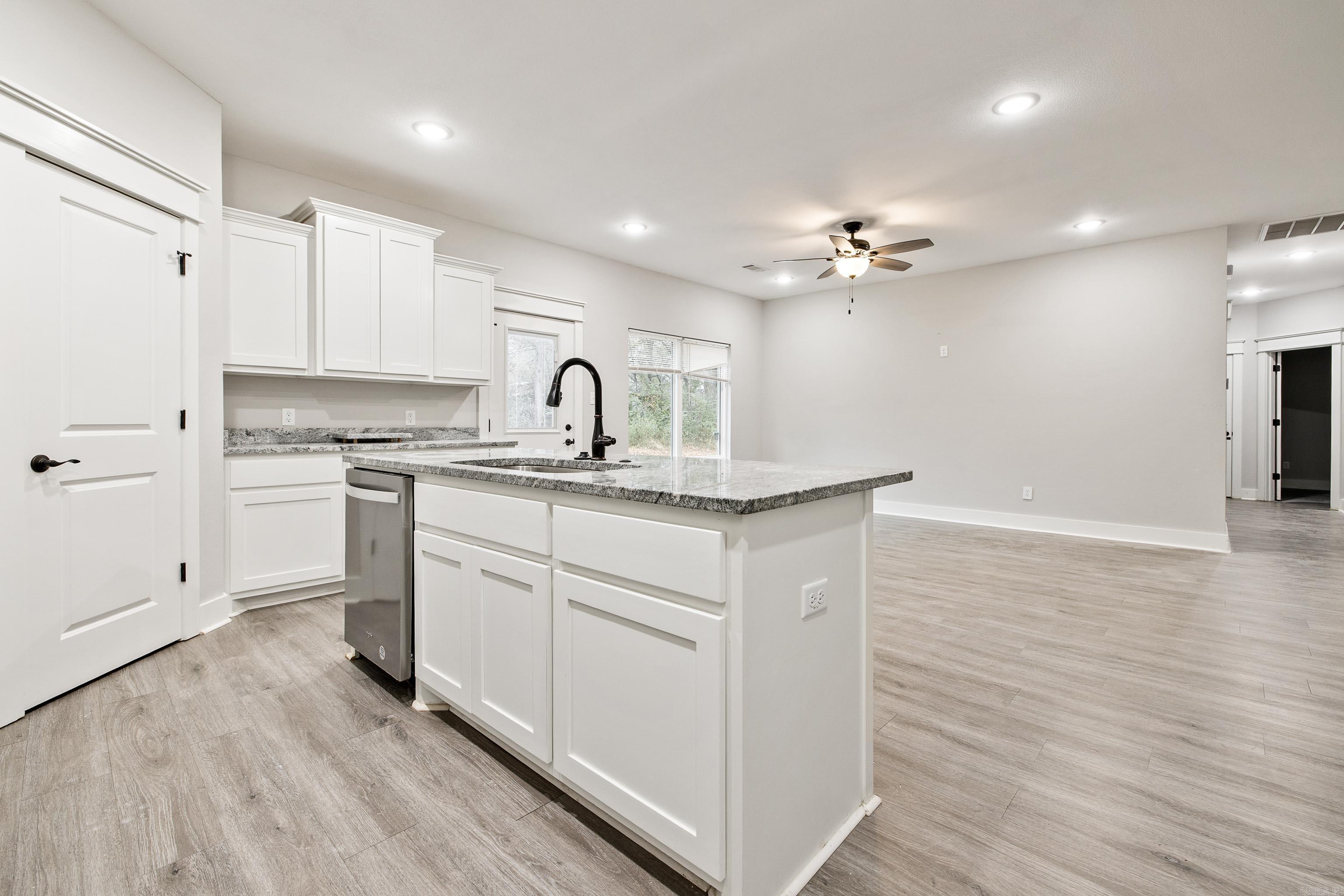 MACK THOMAS - Residential