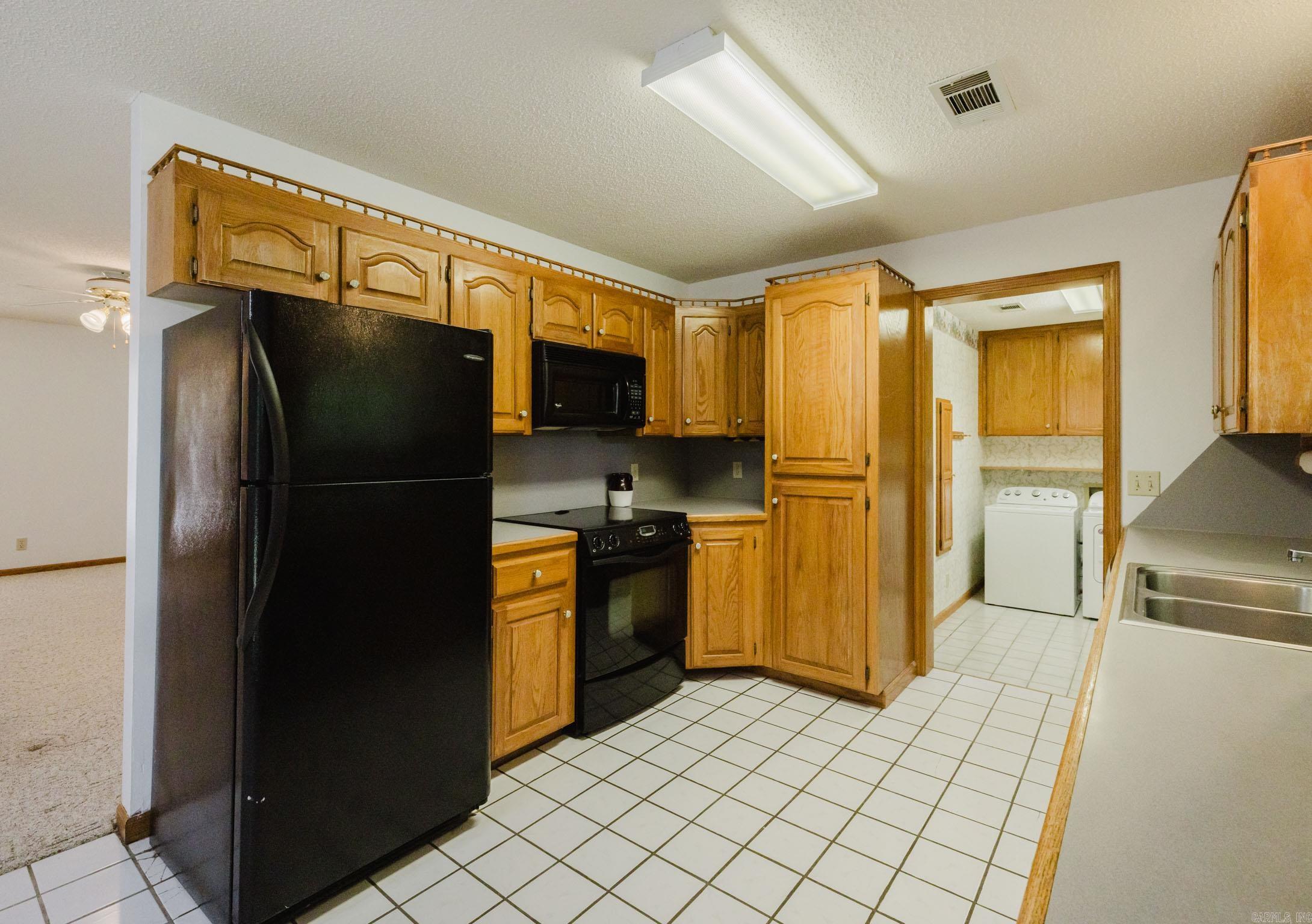 SALEM OAKS - Residential