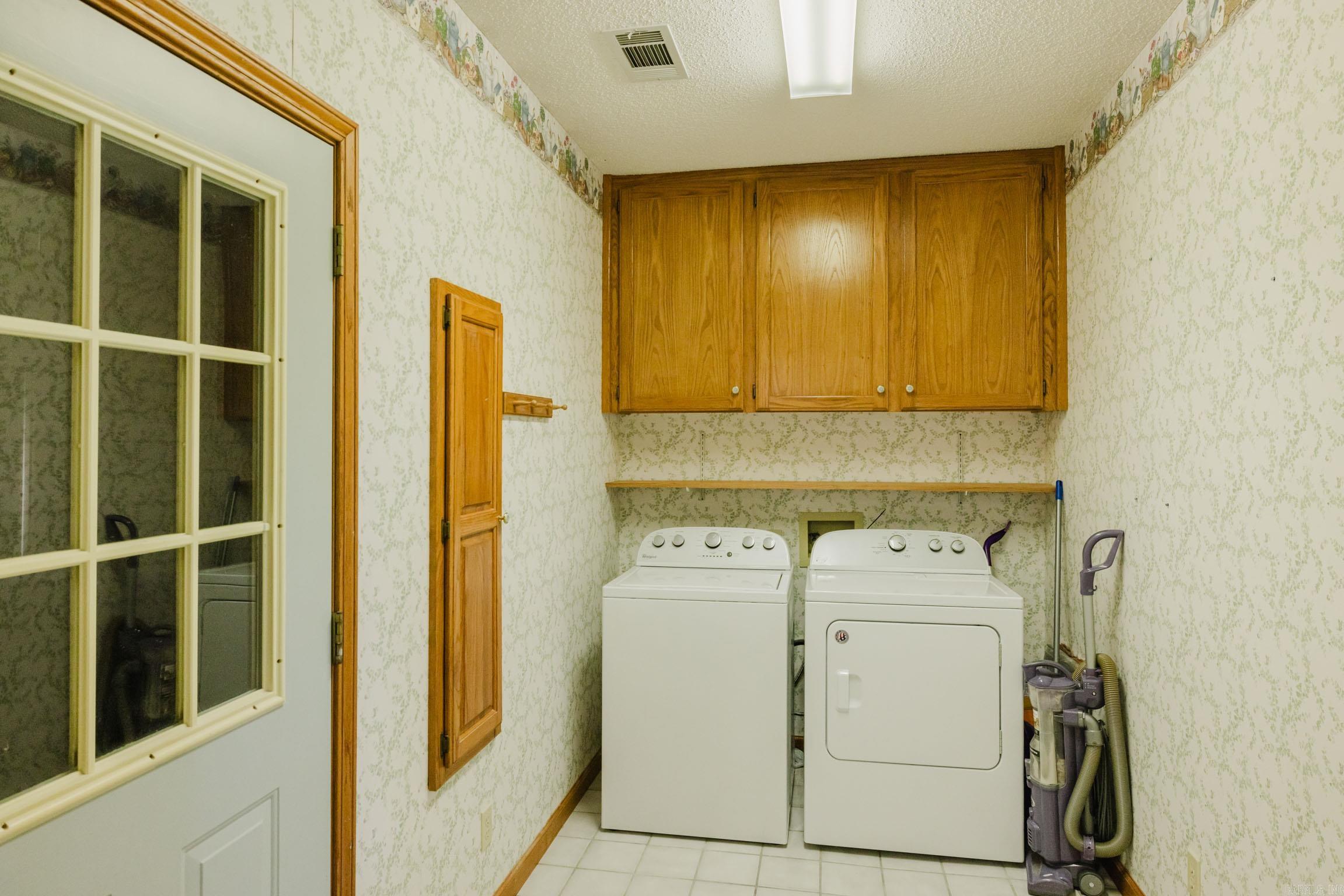 SALEM OAKS - Residential