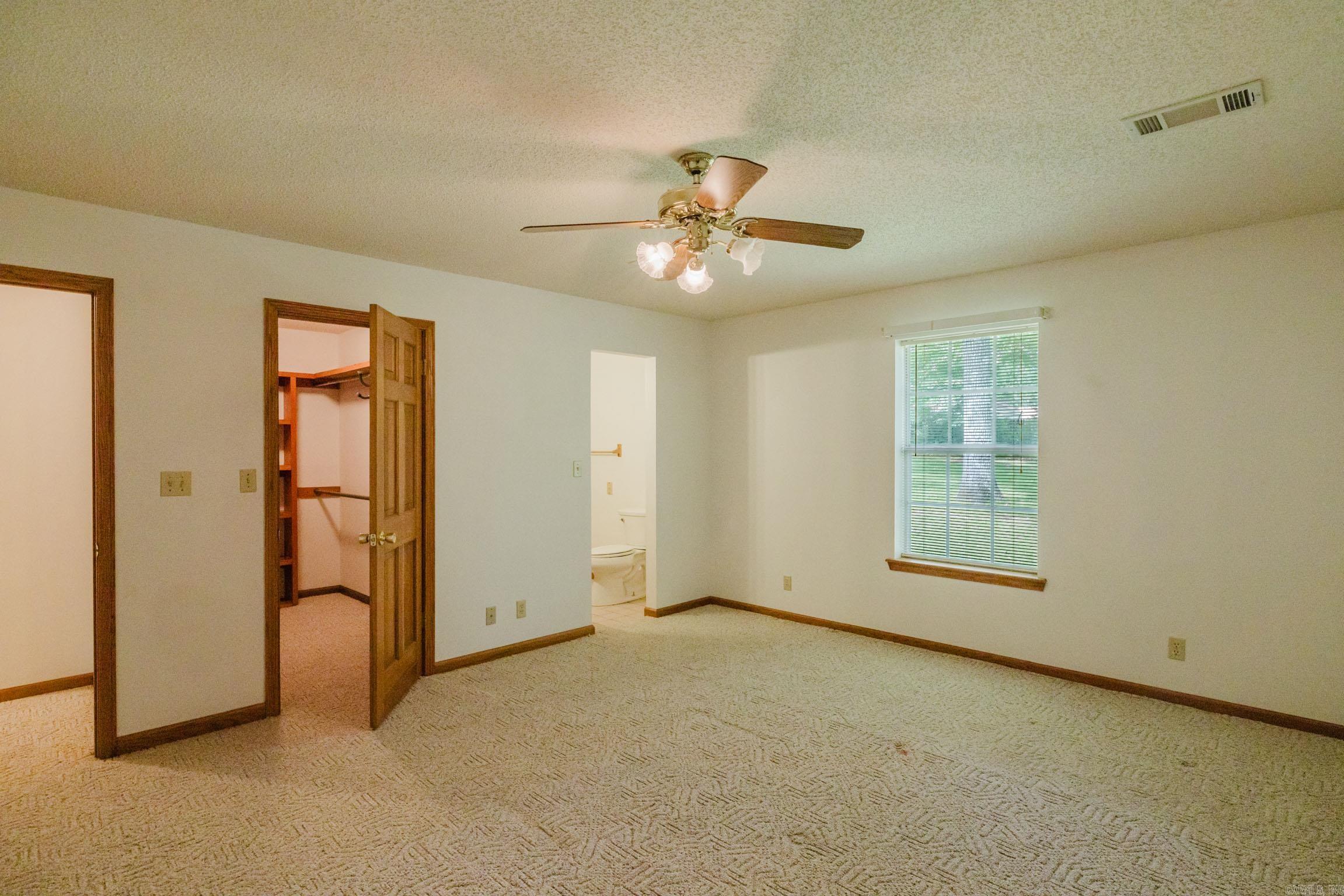 SALEM OAKS - Residential