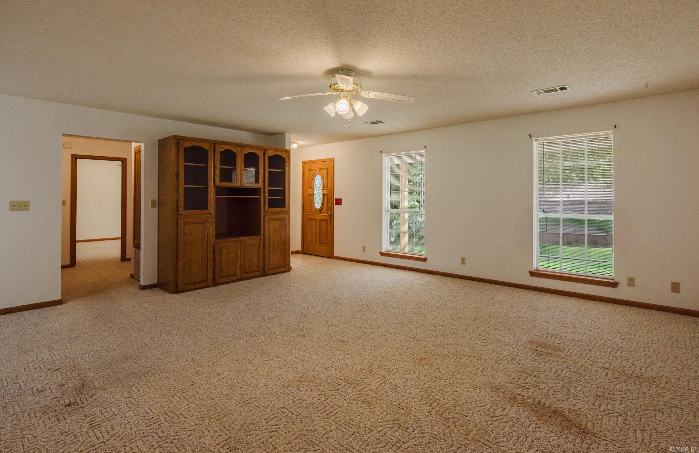SALEM OAKS - Residential