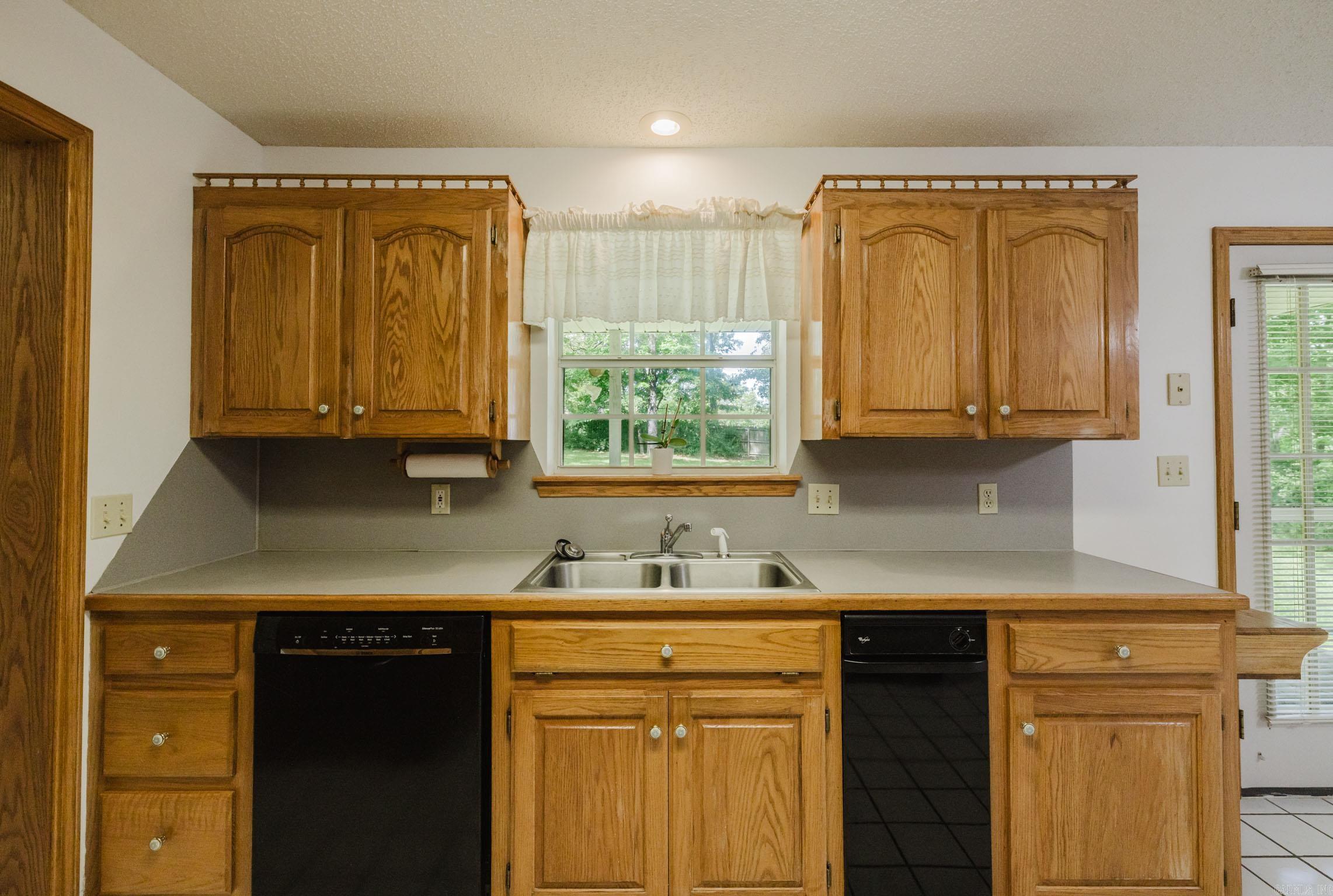 SALEM OAKS - Residential