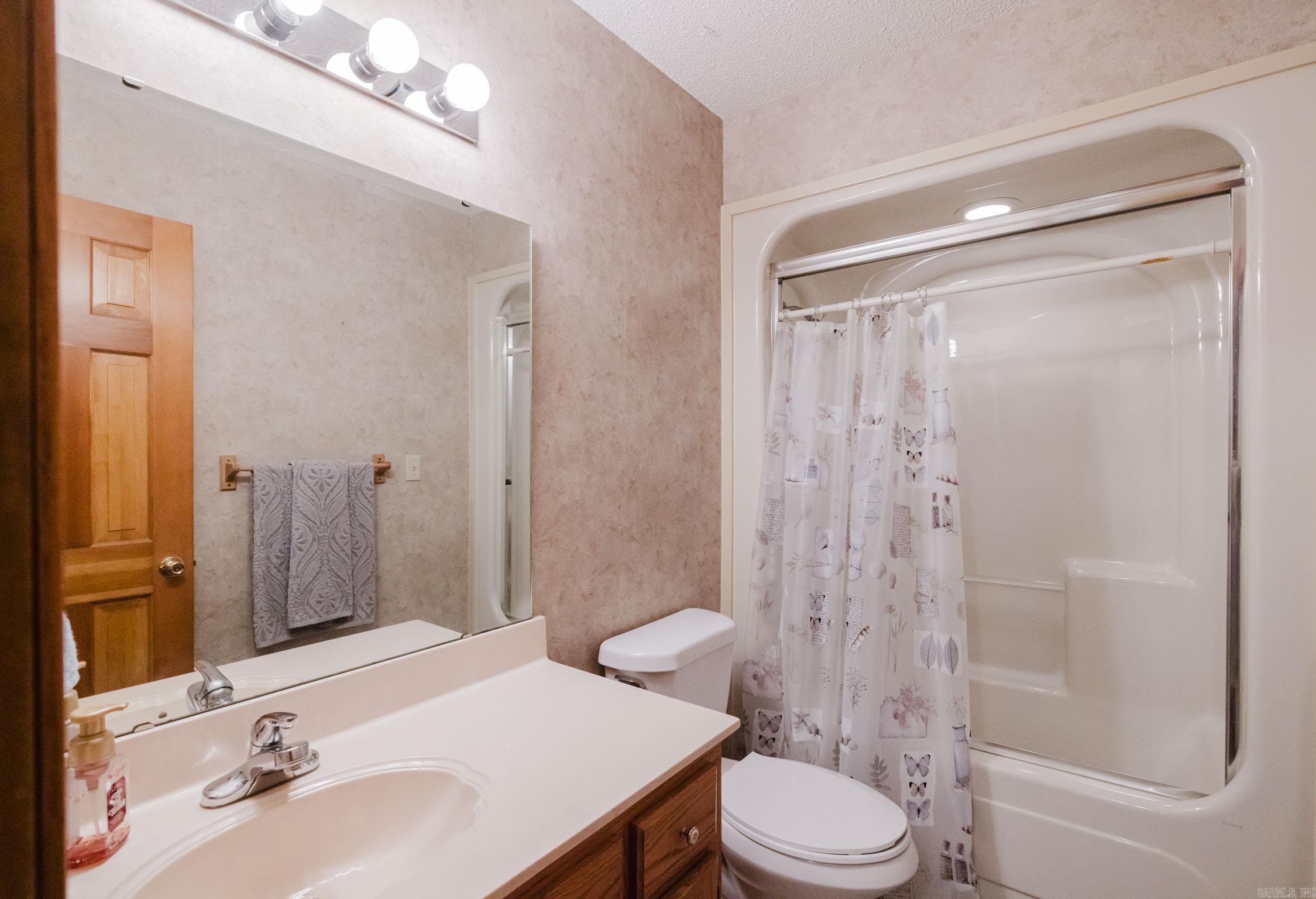 SALEM OAKS - Residential