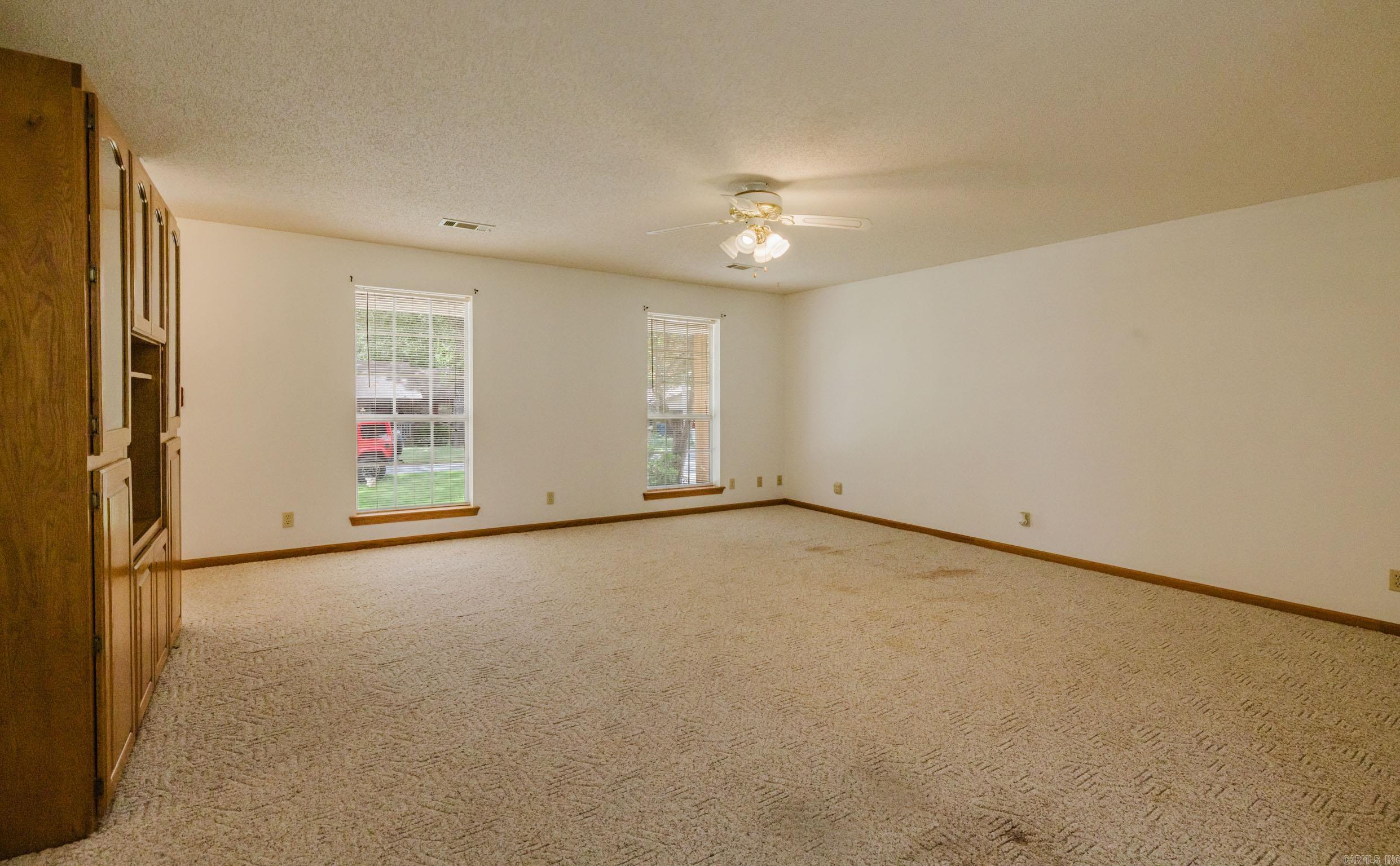 SALEM OAKS - Residential