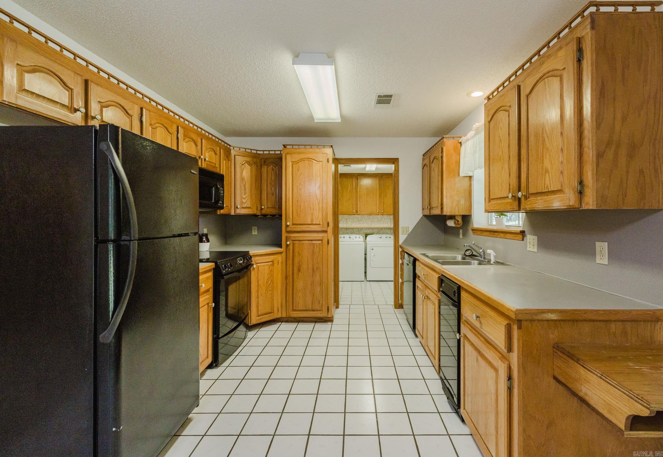 SALEM OAKS - Residential