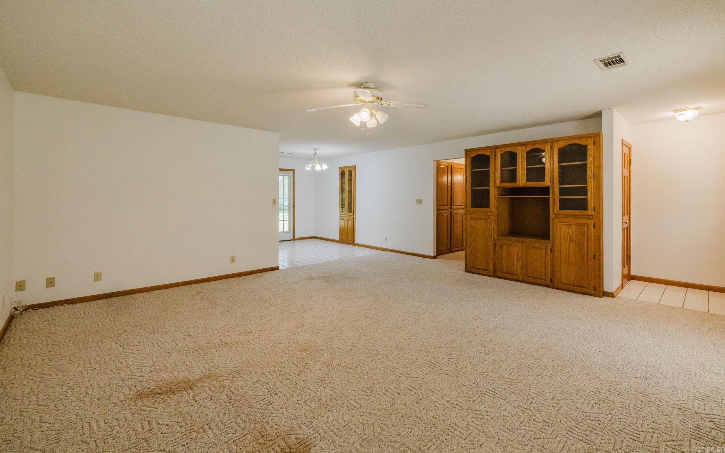 SALEM OAKS - Residential