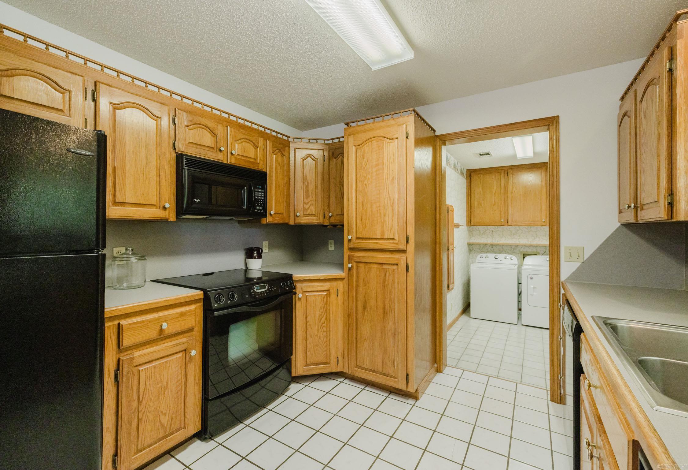 SALEM OAKS - Residential