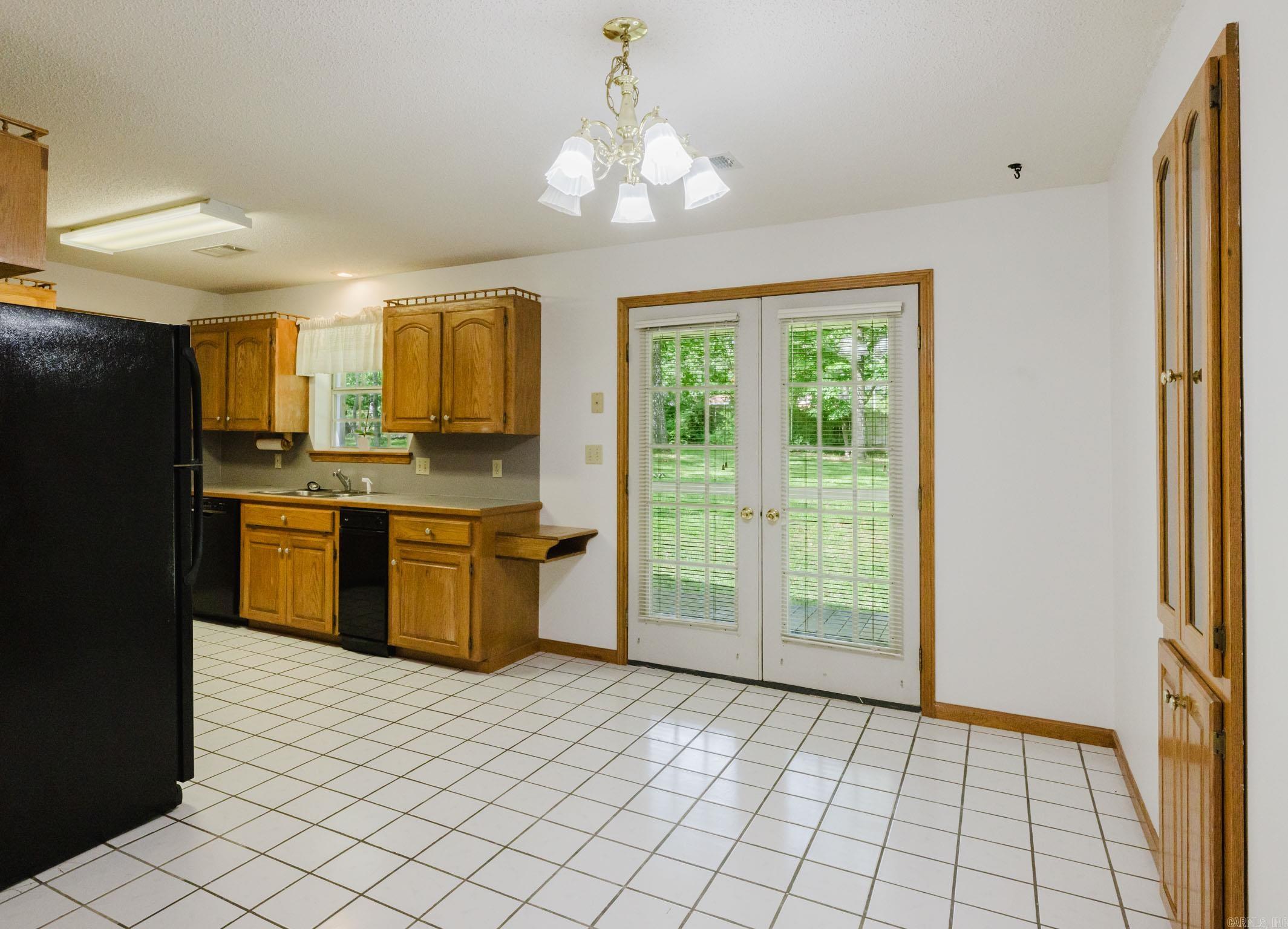 SALEM OAKS - Residential