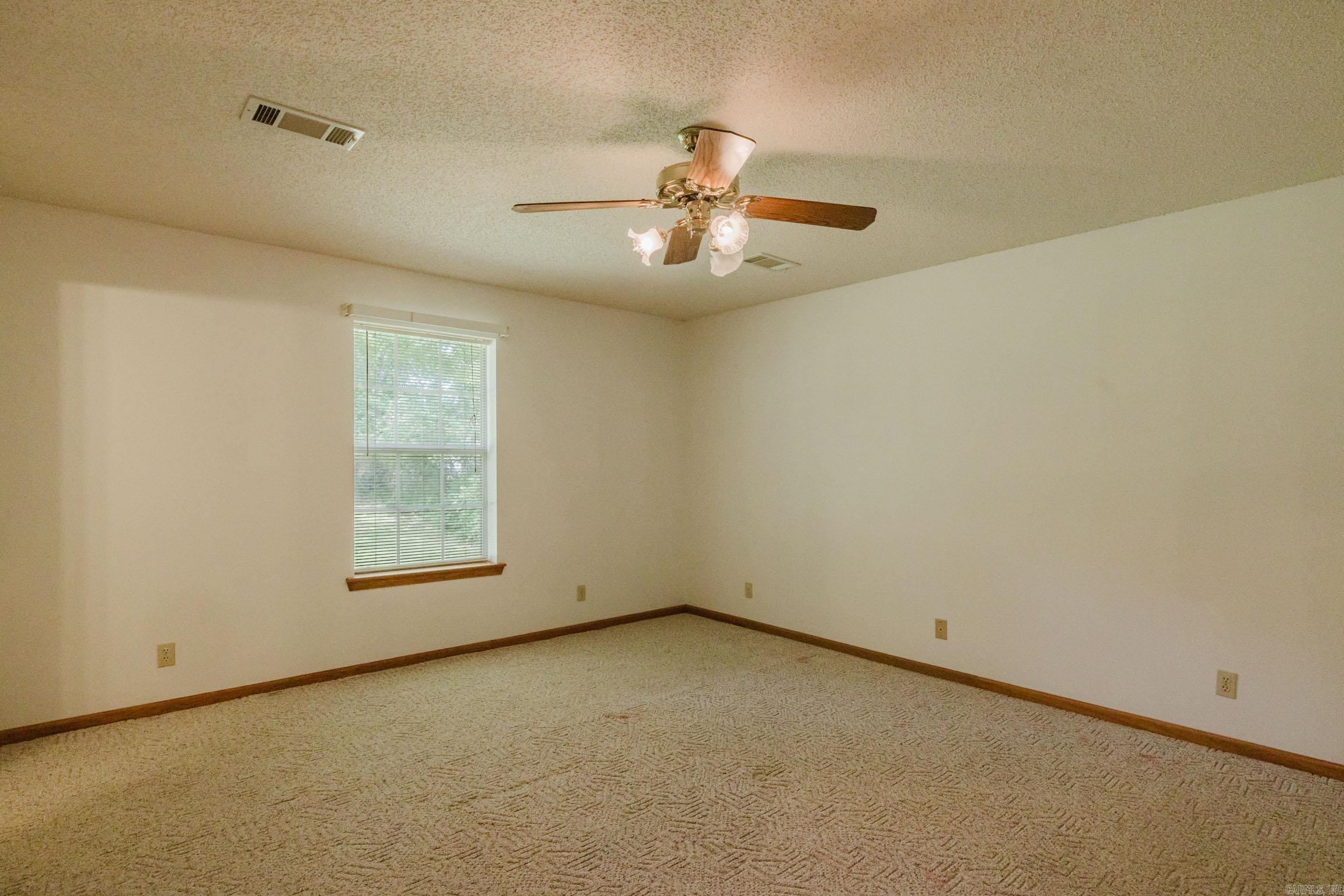 SALEM OAKS - Residential