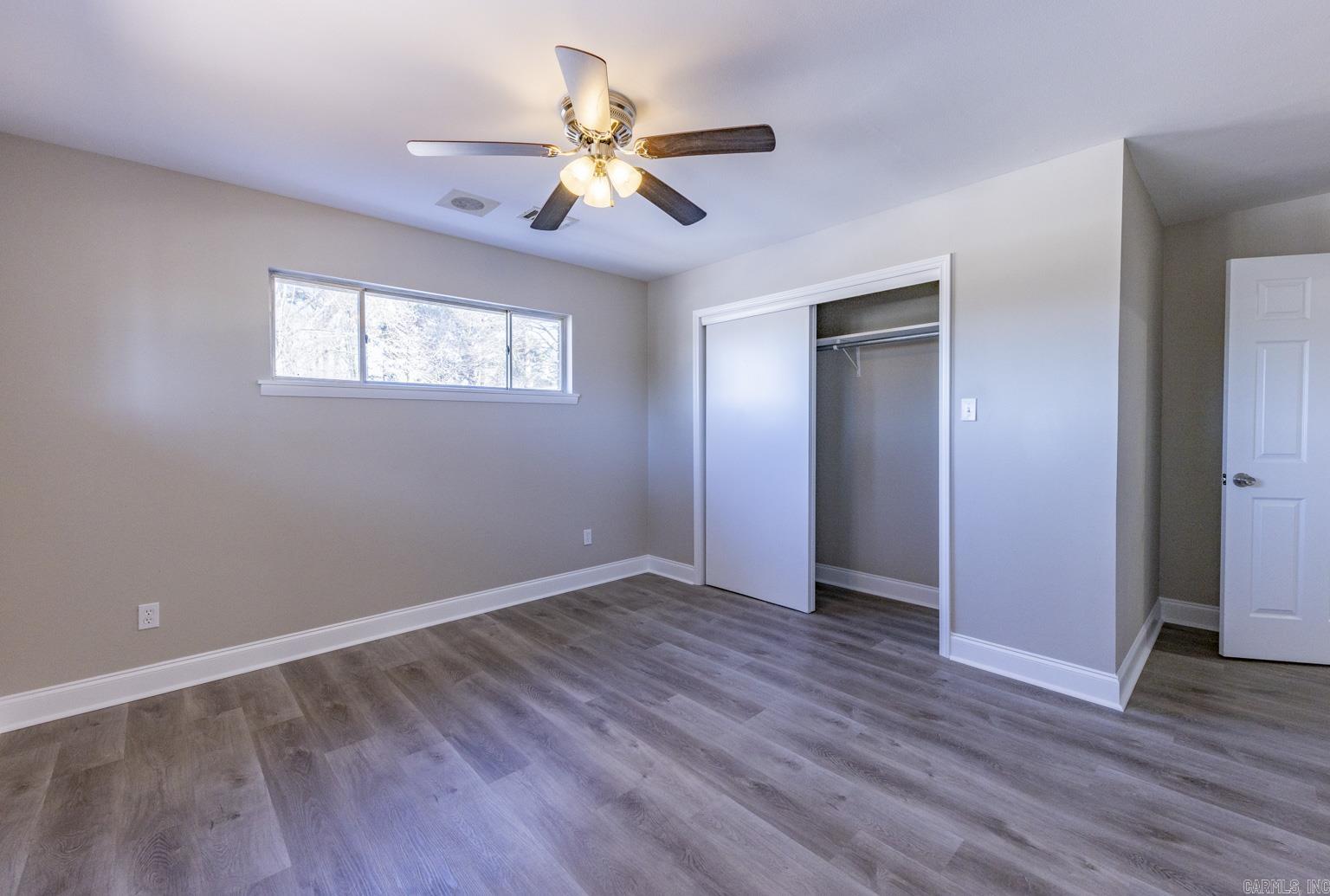 BEAUTIFUL LAKEVIEW - Residential