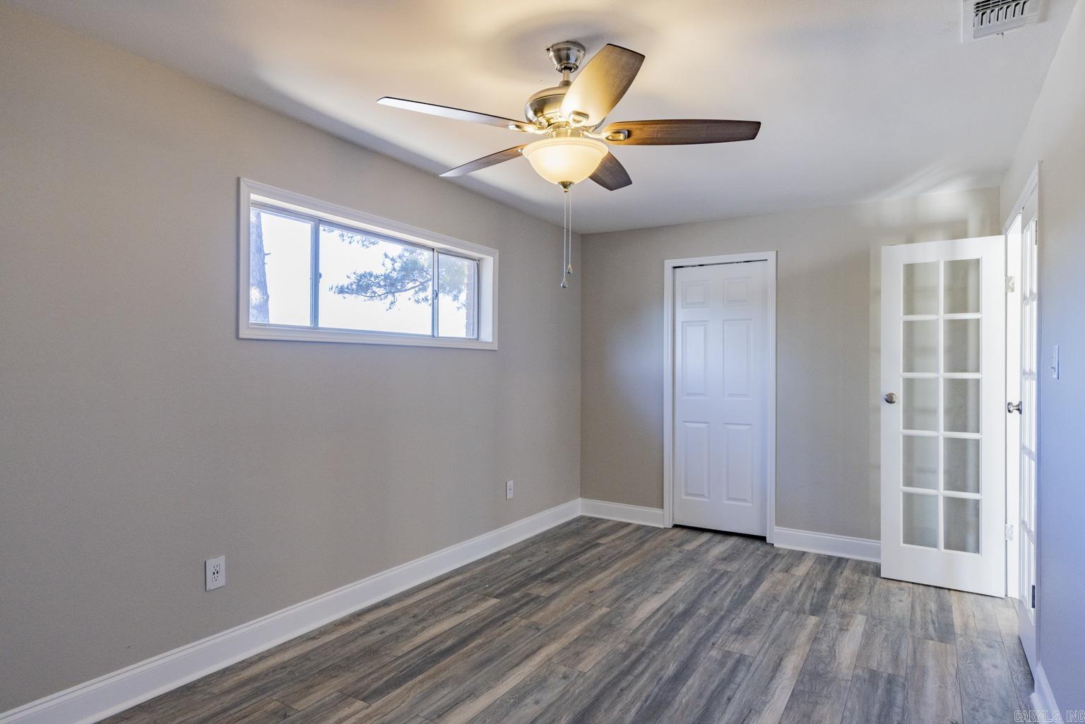 BEAUTIFUL LAKEVIEW - Residential