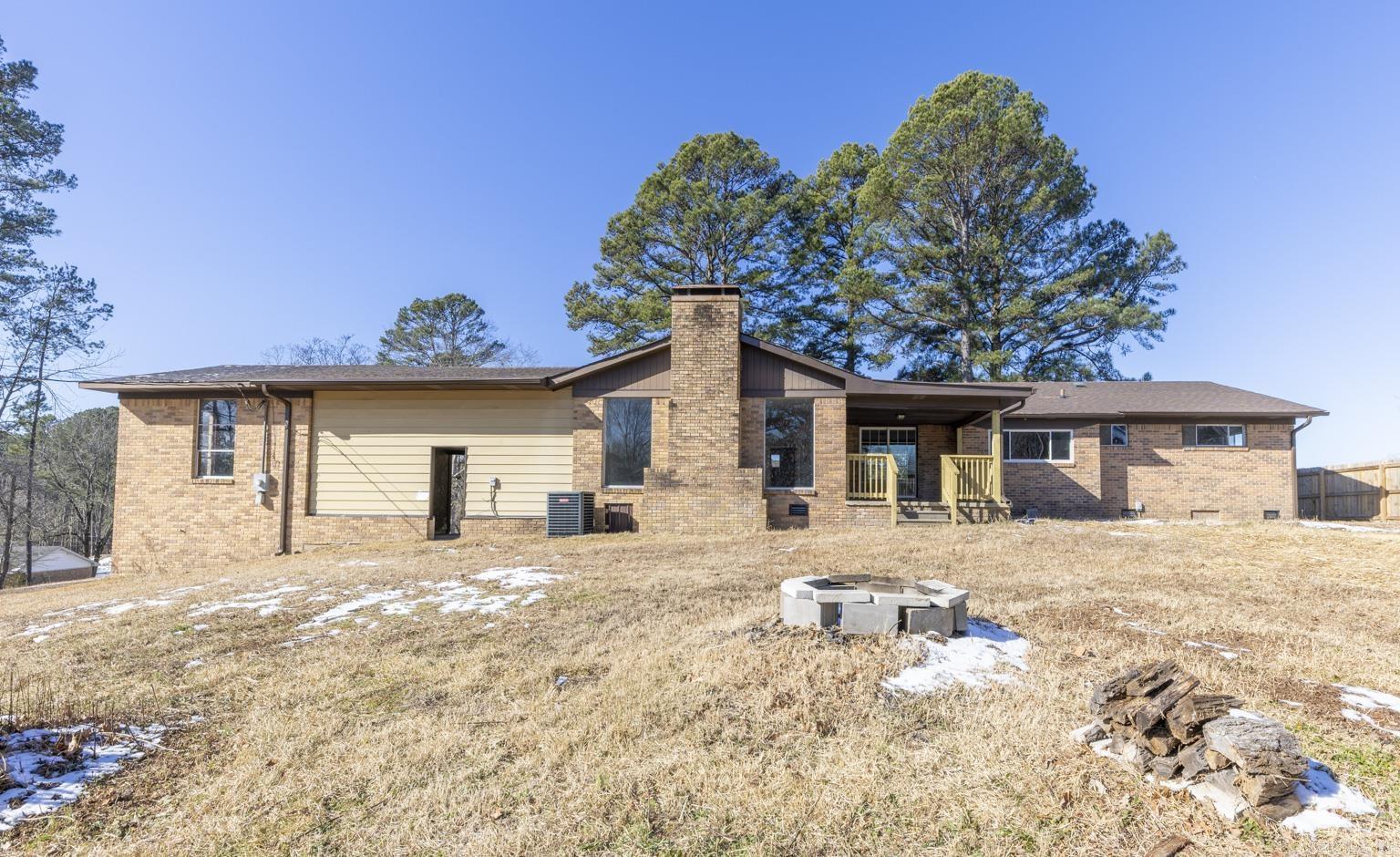 BEAUTIFUL LAKEVIEW - Residential