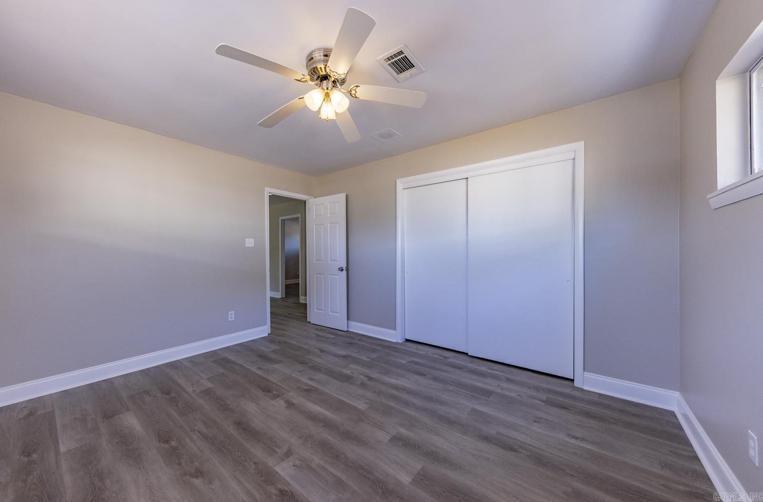 BEAUTIFUL LAKEVIEW - Residential