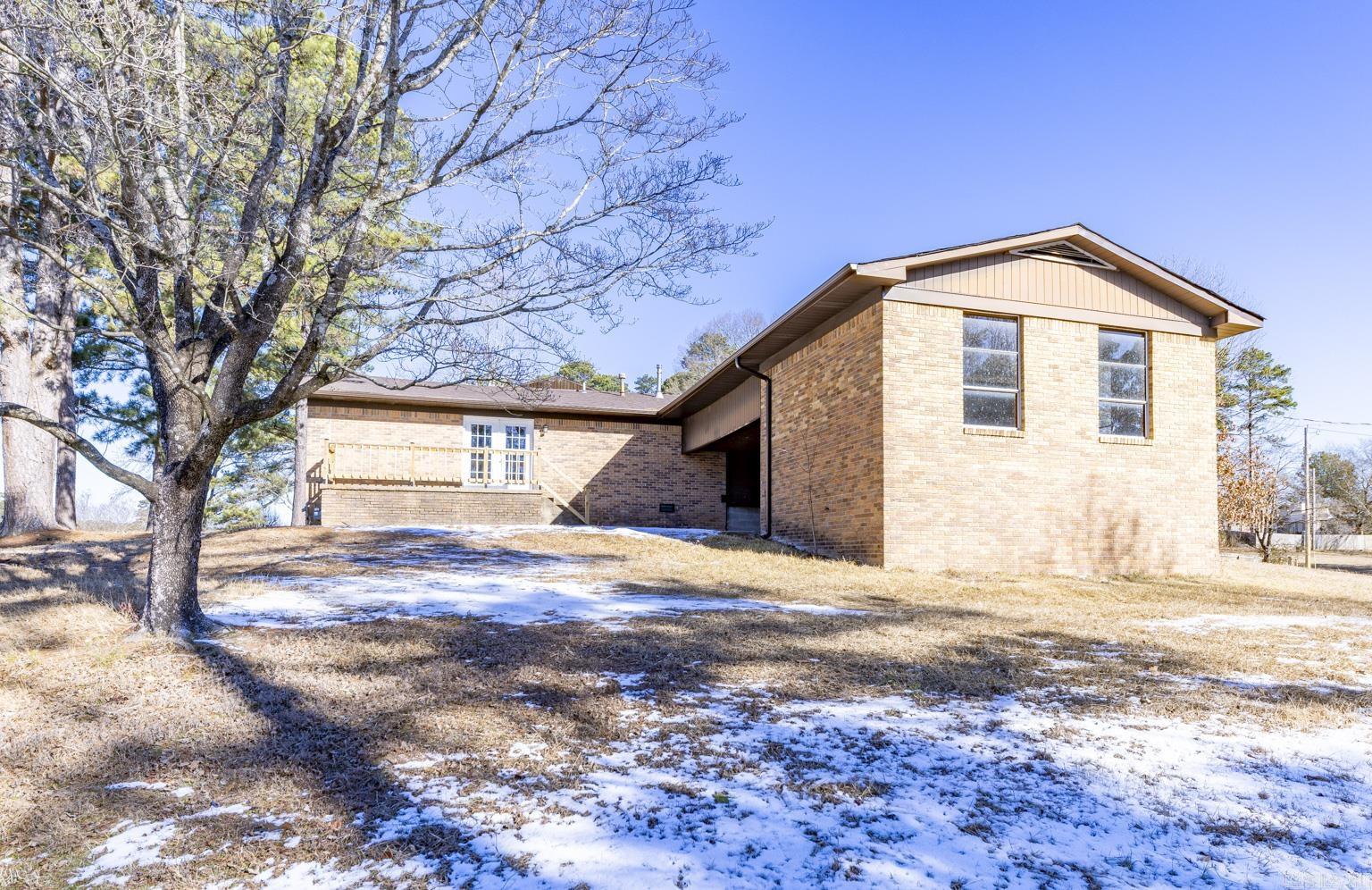 BEAUTIFUL LAKEVIEW - Residential