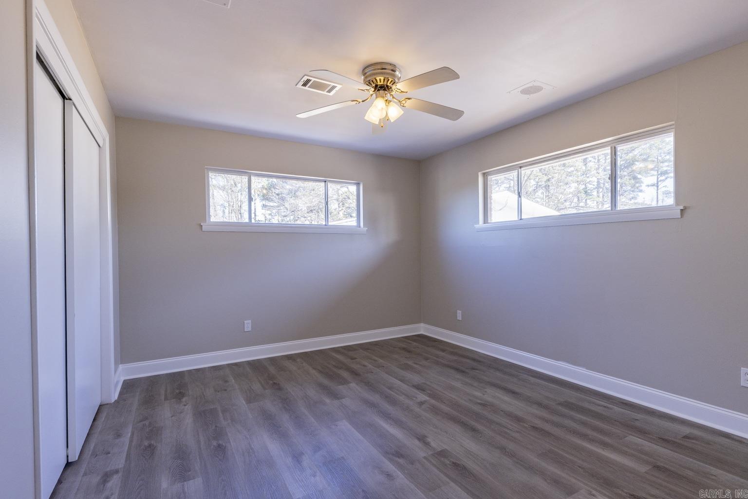 BEAUTIFUL LAKEVIEW - Residential