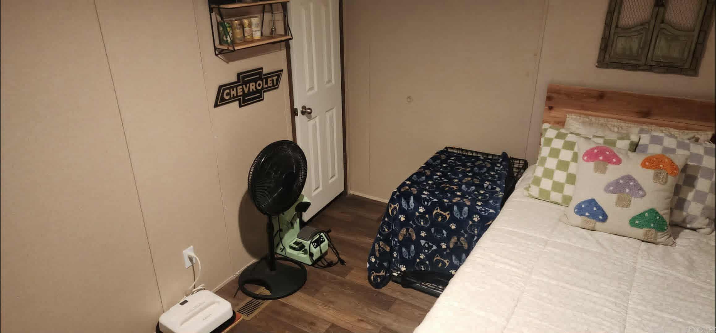 OAK MEADOWS ACRES - Residential