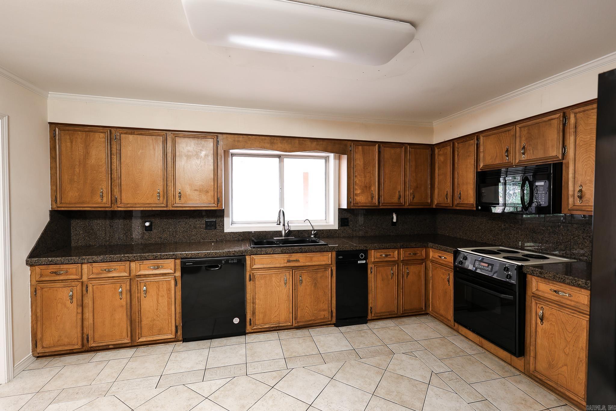 THOMPSON HEIGHTS - Residential