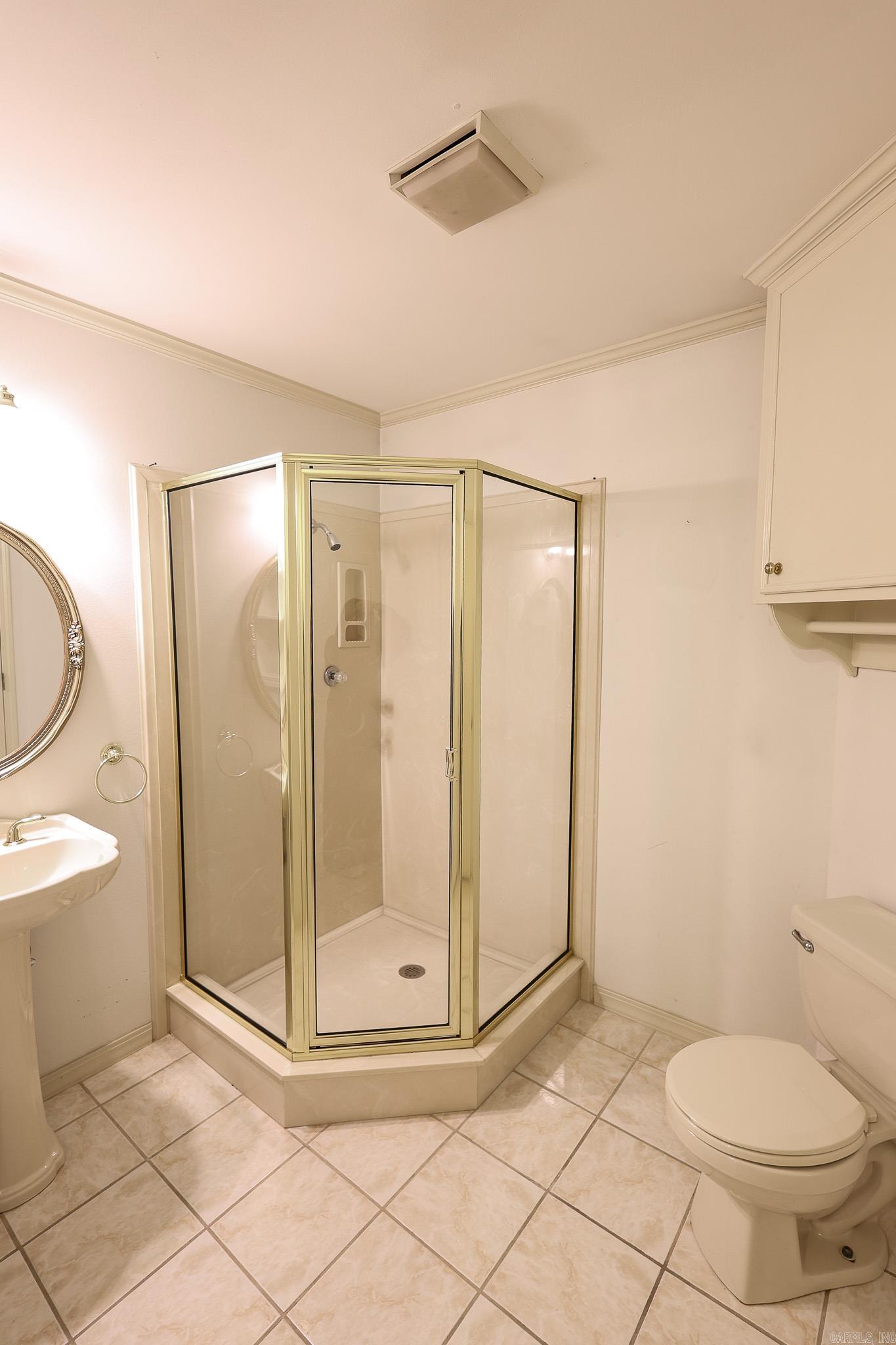 THOMPSON HEIGHTS - Residential