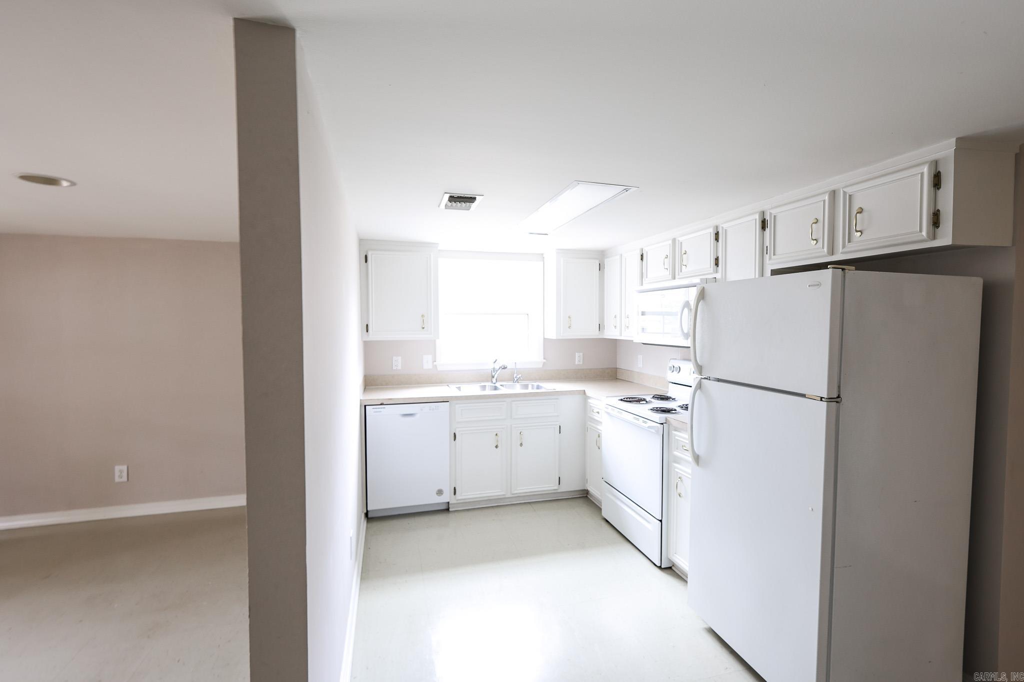 THOMPSON HEIGHTS - Residential