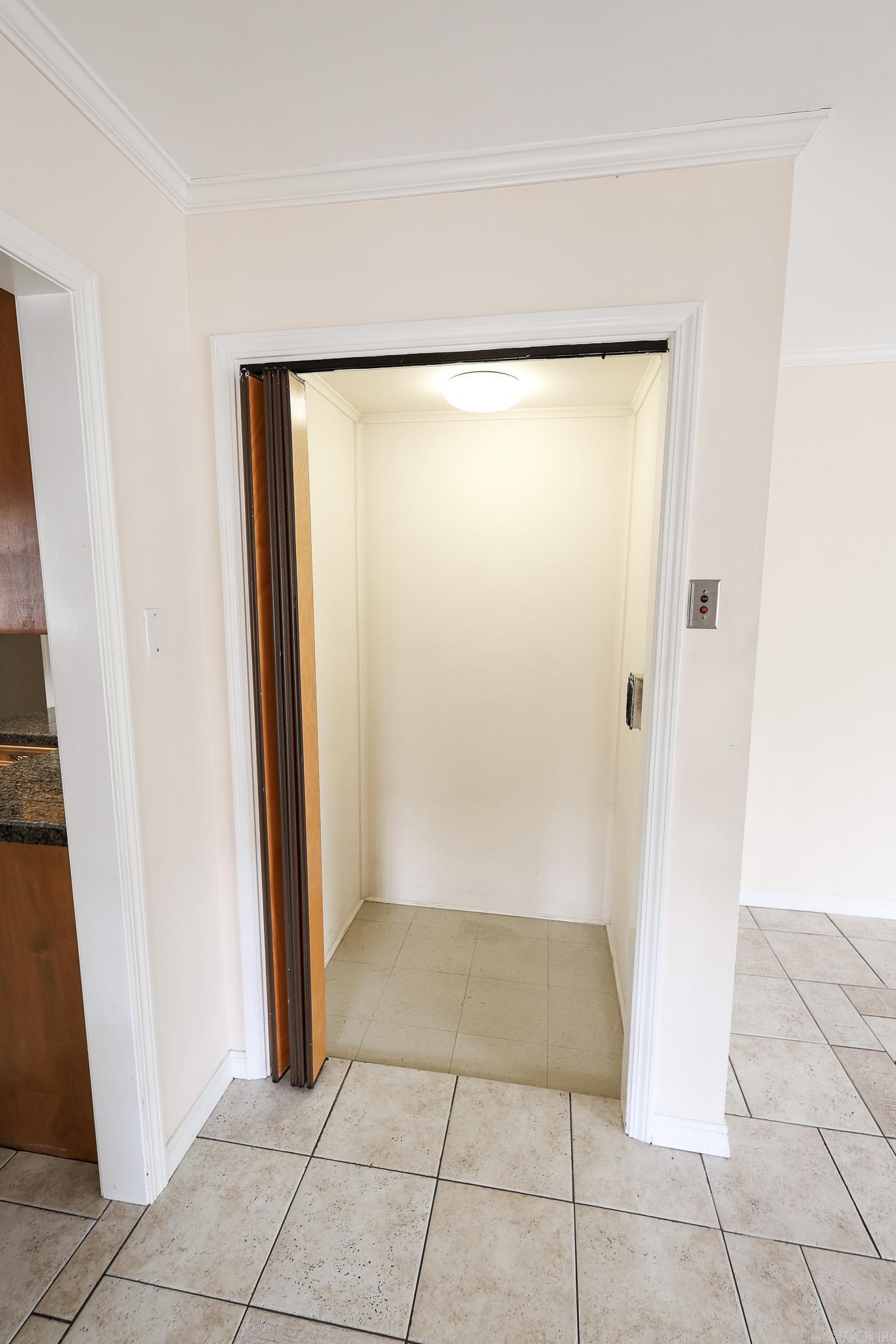 THOMPSON HEIGHTS - Residential