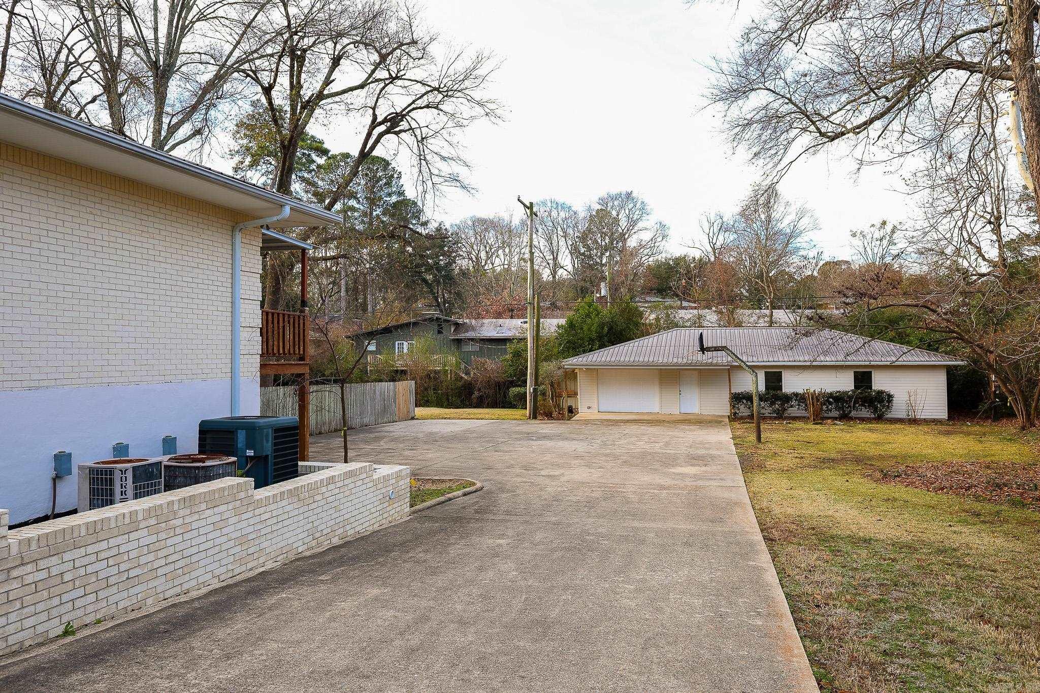 THOMPSON HEIGHTS - Residential