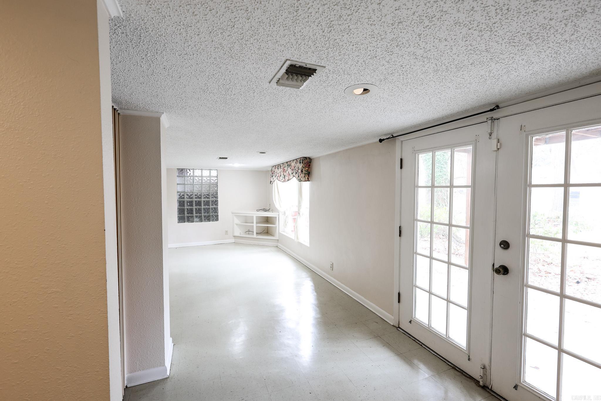 THOMPSON HEIGHTS - Residential