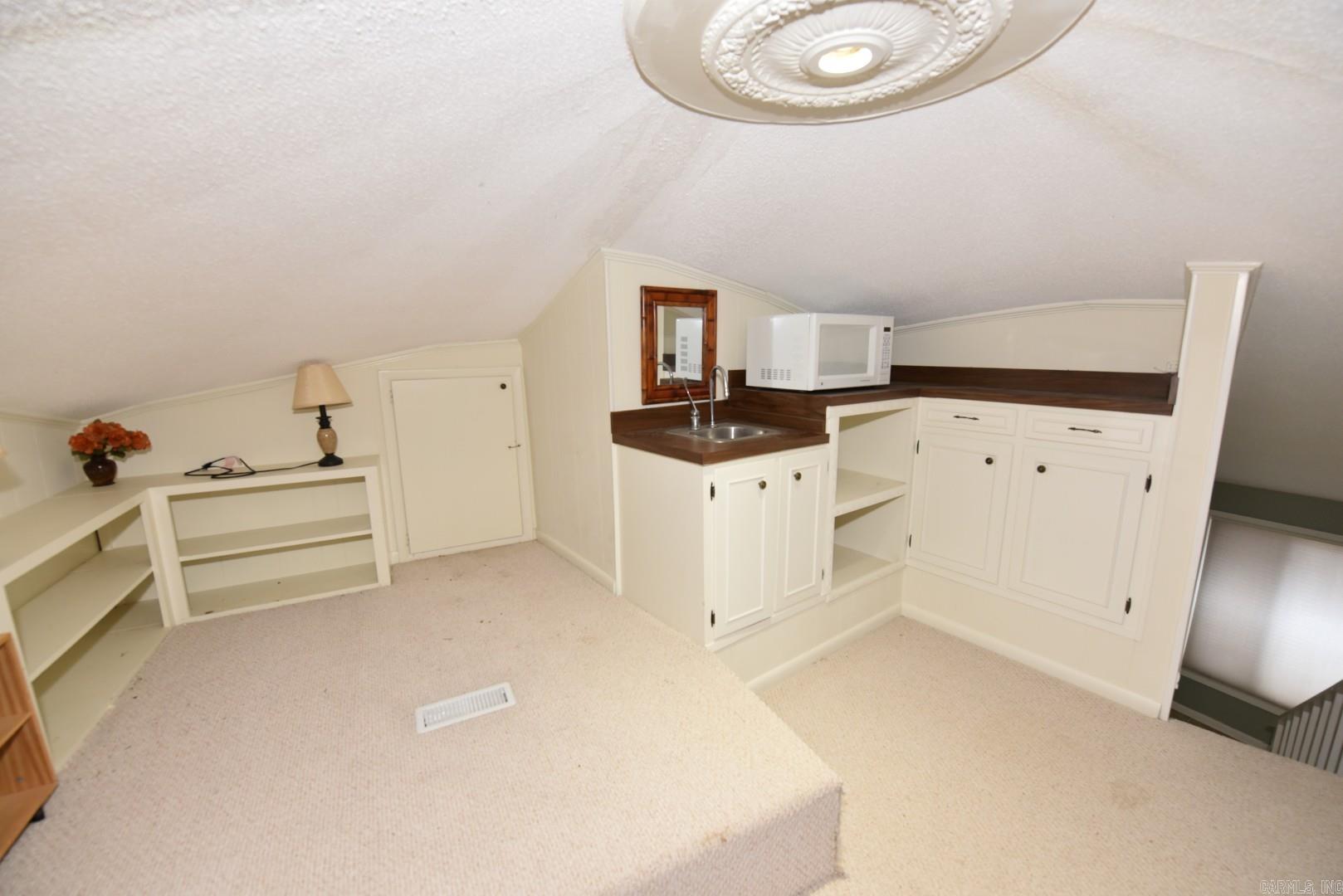 INDIAN HILLS - Residential