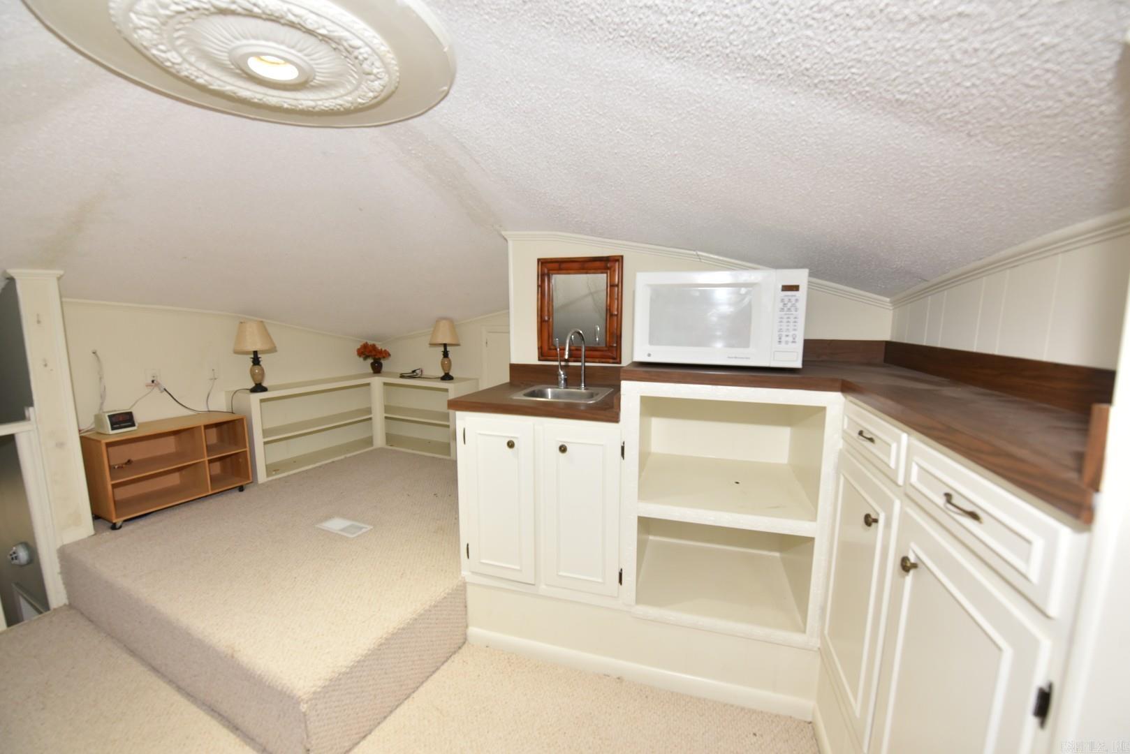 INDIAN HILLS - Residential