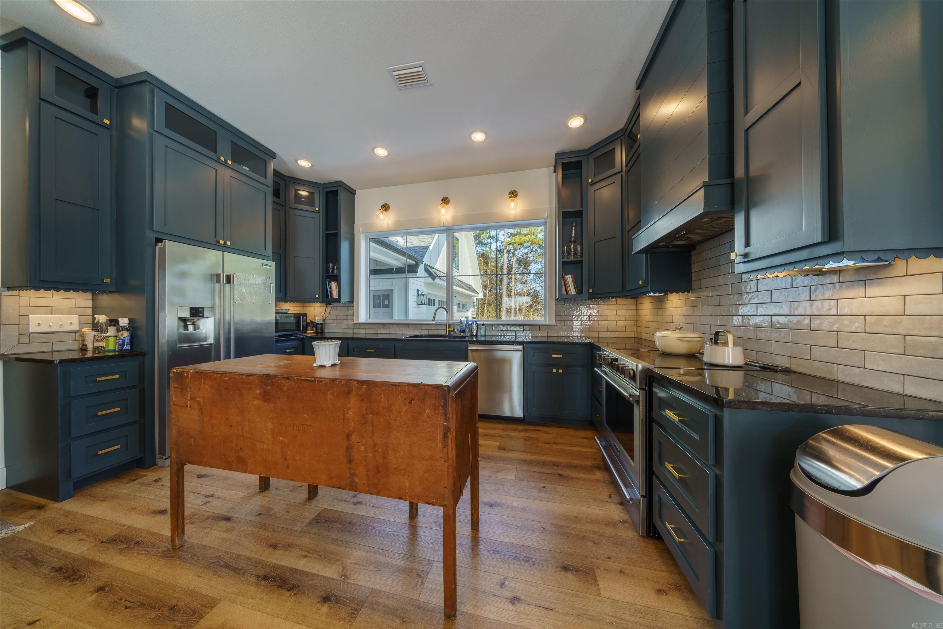 DOUBLE OAK ESTATES - Residential