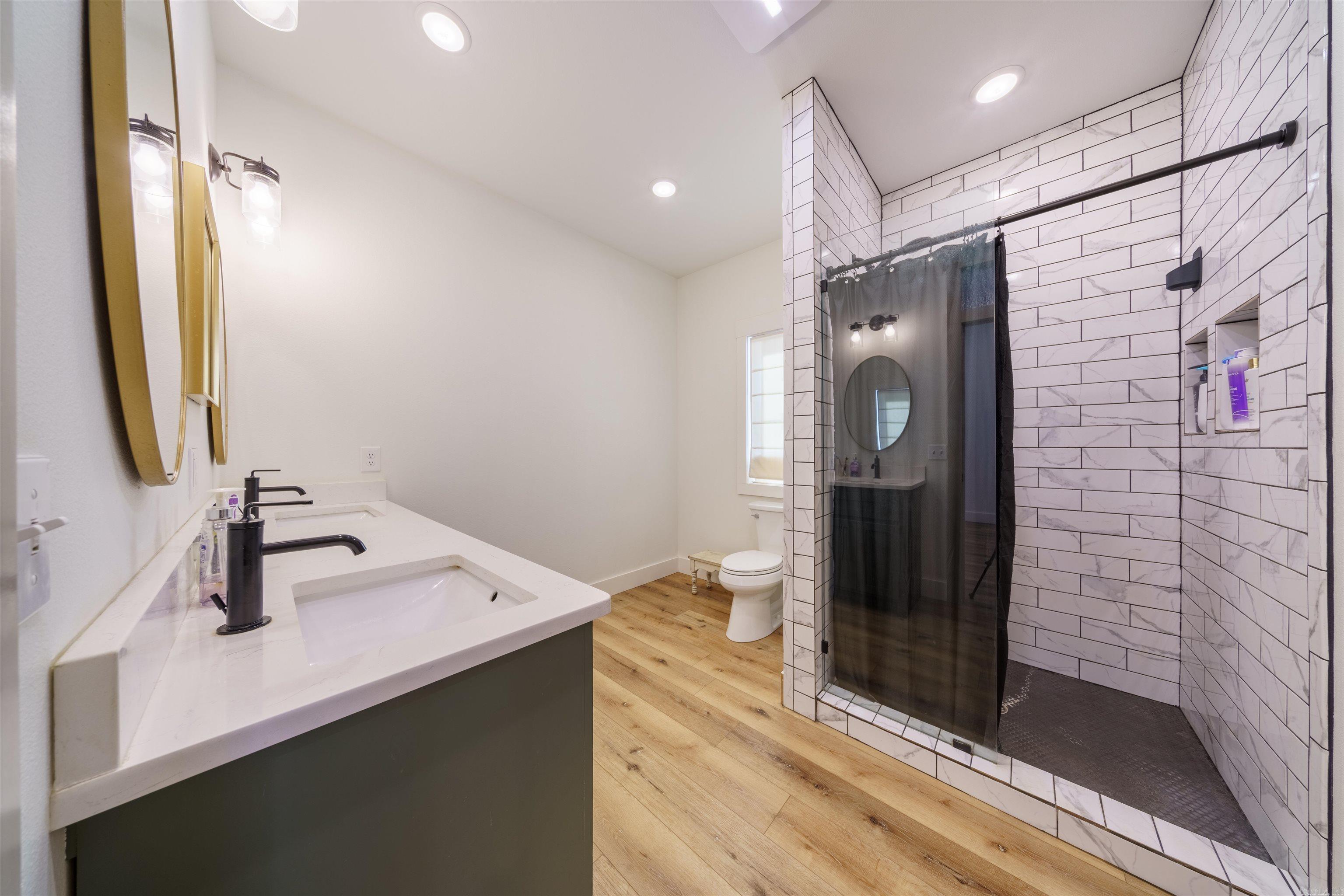 DOUBLE OAK ESTATES - Residential