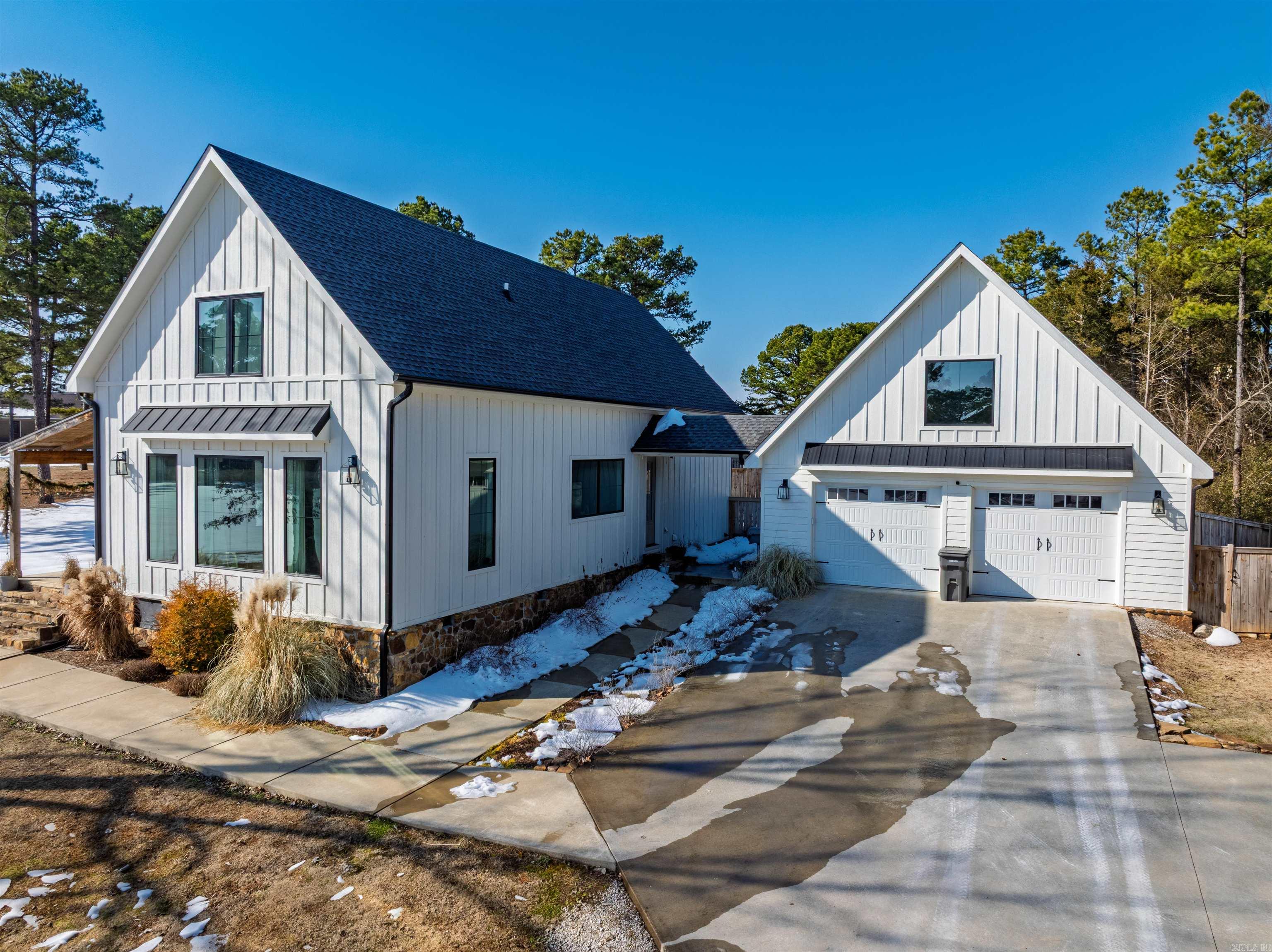 DOUBLE OAK ESTATES - Residential