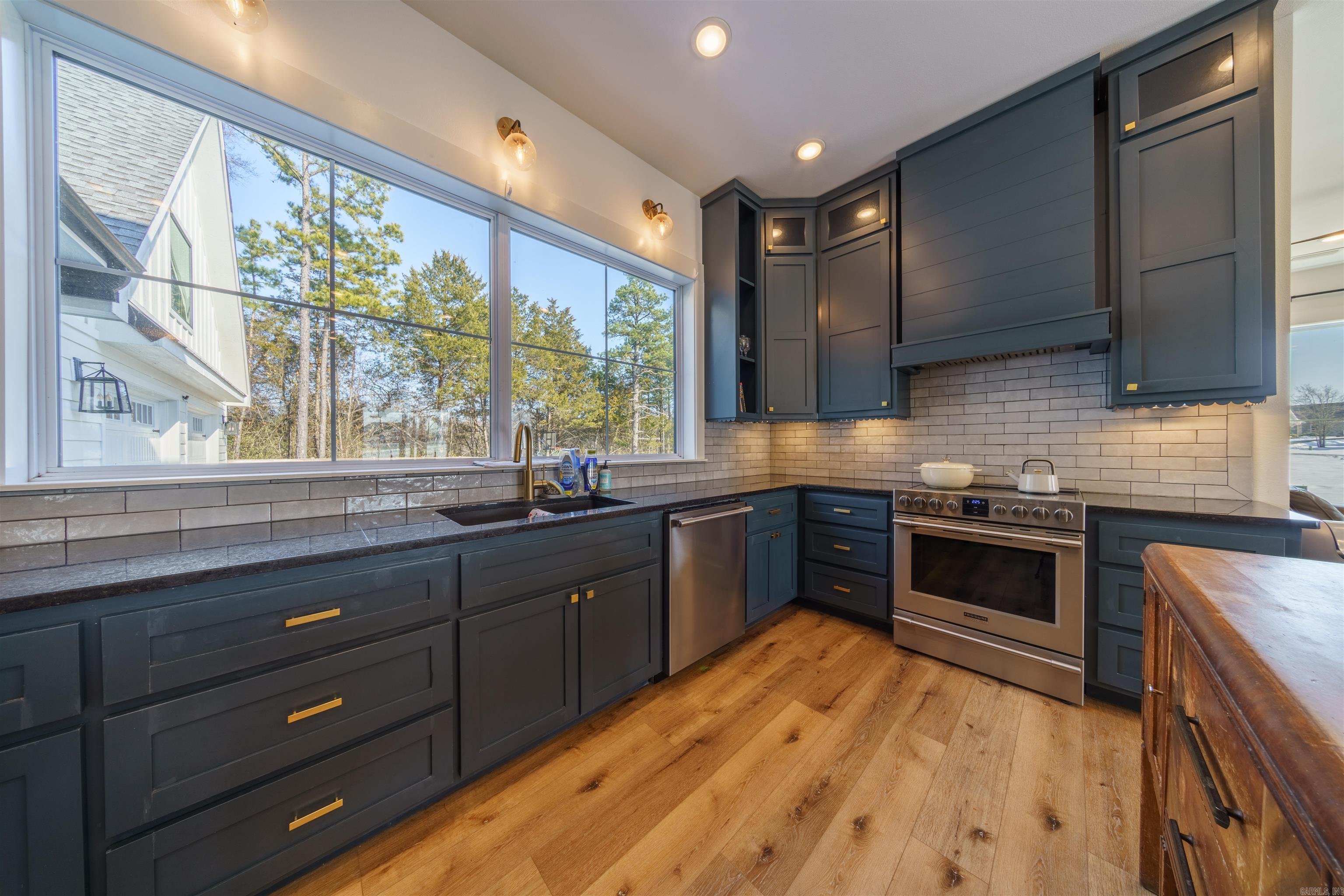 DOUBLE OAK ESTATES - Residential